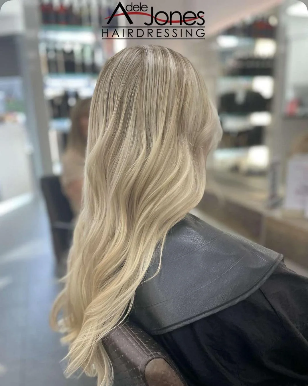 http://goo.gl/C6wQSO
Buttery Blonde created by our Stylist Len.
-
-
#hair #adelejoneshairdressing #barnsley #barnsleyhairdresser #ghd #schwarzkopf #schwarzkopfprofessional #chromaidschwarzkopf #toner #foils