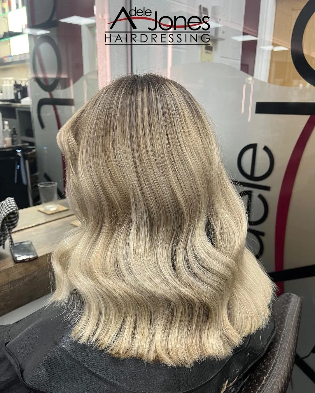 http://goo.gl/C6wQSO
Bright Lived in Blonde Created by our Artistic Director Libby.
-
-
#hair #adelejoneshairdressing #barnsley #barnsleyhairdresser #ghd #schwarzkopf #schwarzkopfprofessional #chromaidschwarzkopf #toner #foils