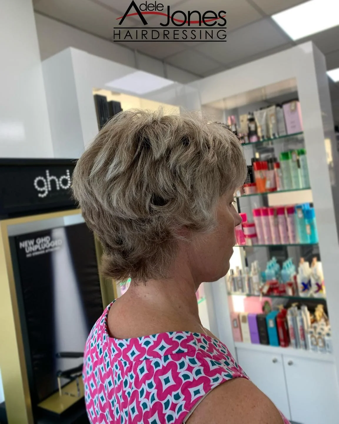 http://goo.gl/C6wQSO
Flicky Style Created by our Principle Director George.
-
-
#hair #adelejoneshairdressing #barnsley #barnsleyhairdresser #ghd #schwarzkopf #schwarzkopfprofessional #chromaidschwarzkopf #toner #foils