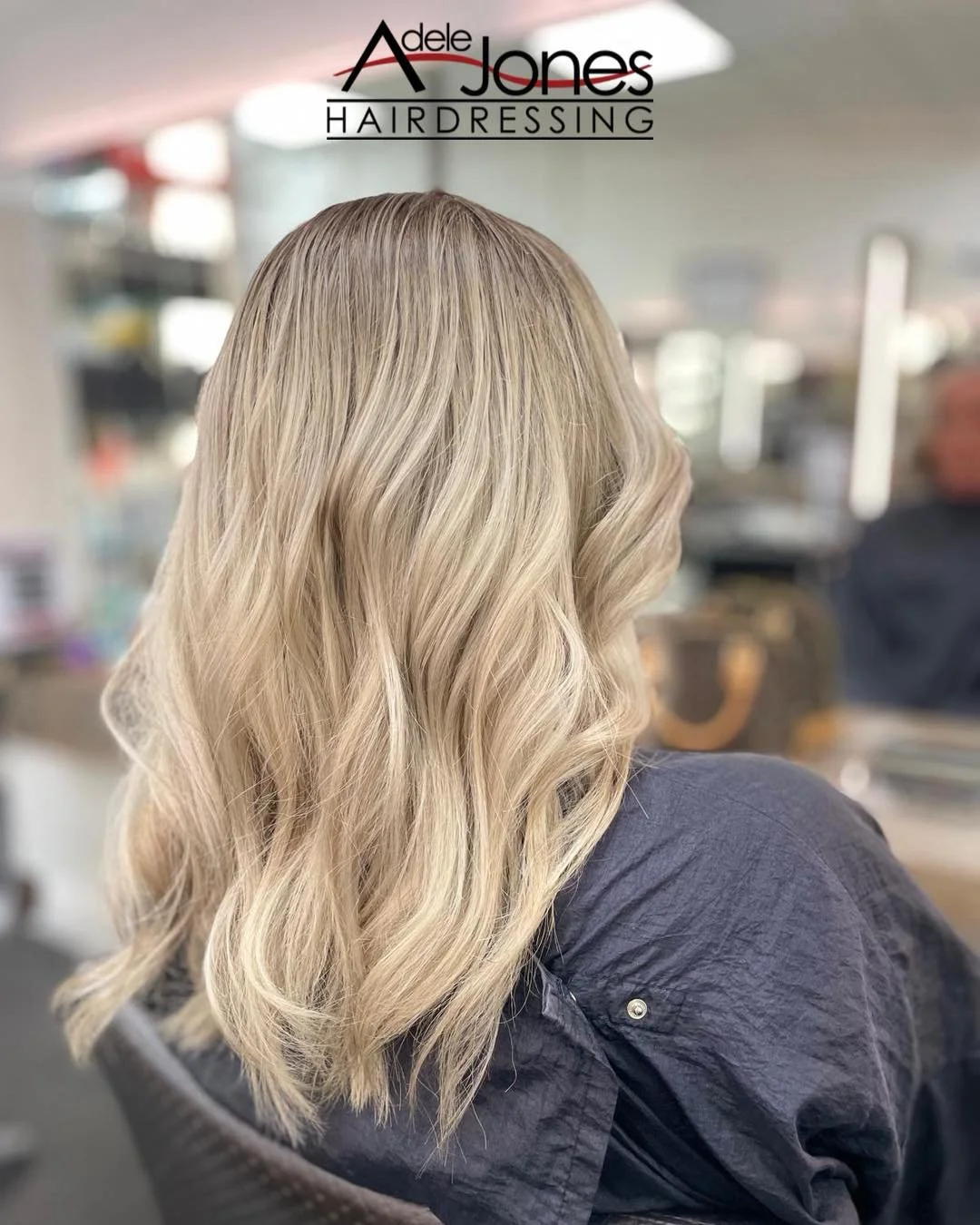http://goo.gl/C6wQSO
Lived in blonde Created by our Stylist Len.
-
-
#hair #adelejoneshairdressing #barnsley #barnsleyhairdresser #ghd #schwarzkopf #schwarzkopfprofessional #chromaidschwarzkopf #toner #foils