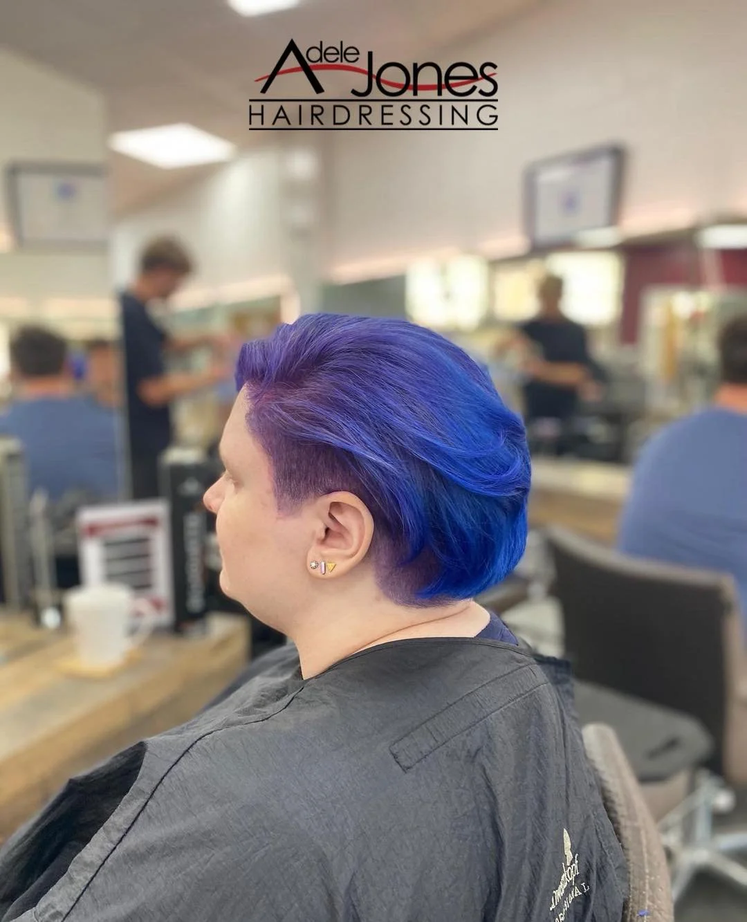 https://tinyurl.com/9tekmdu5
Purple and Blue Root shadow Created by our Principle Director Farron.
-
-
#hair #adelejoneshairdressing #barnsley #barnsleyhairdresser #ghd #schwarzkopf #schwarzkopfprofessional #chromaidschwarzkopf #toner #foils