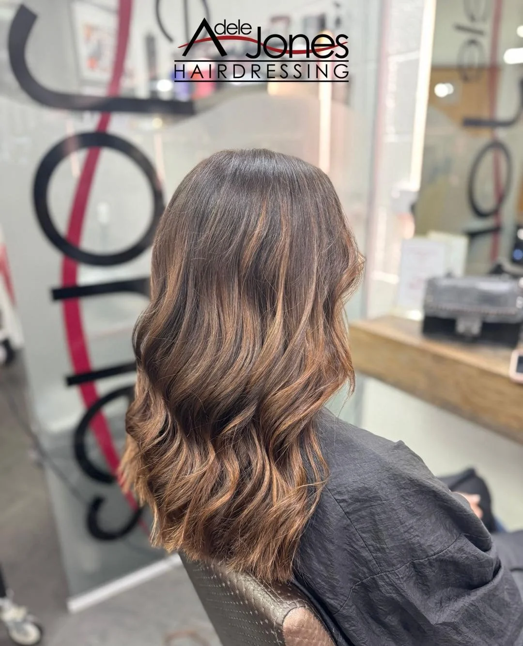 http://goo.gl/C6wQSO
Dimensional Chocolate brown Created by our Salon Director Liv.
-
-
#hair #adelejoneshairdressing #barnsley #barnsleyhairdresser #ghd #schwarzkopf #schwarzkopfprofessional #chromaidschwarzkopf #toner #foils