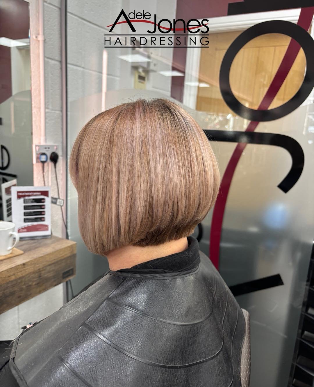 http://goo.gl/C6wQSO
Short precision cut Created by our Artistic Director Libby.
-
-
#hair #adelejoneshairdressing #barnsley #barnsleyhairdresser #ghd #schwarzkopf #schwarzkopfprofessional #chromaidschwarzkopf #toner #foils