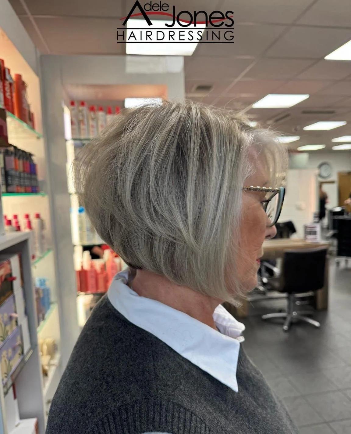 https://tinyurl.com/9tekmdu5
Choppy Ashy Bob created by our Principle Director George.
-
-
#hair #adelejoneshairdressing #barnsley #barnsleyhairdresser #ghd #schwarzkopf #schwarzkopfprofessional #chromaidschwarzkopf #toner #foils