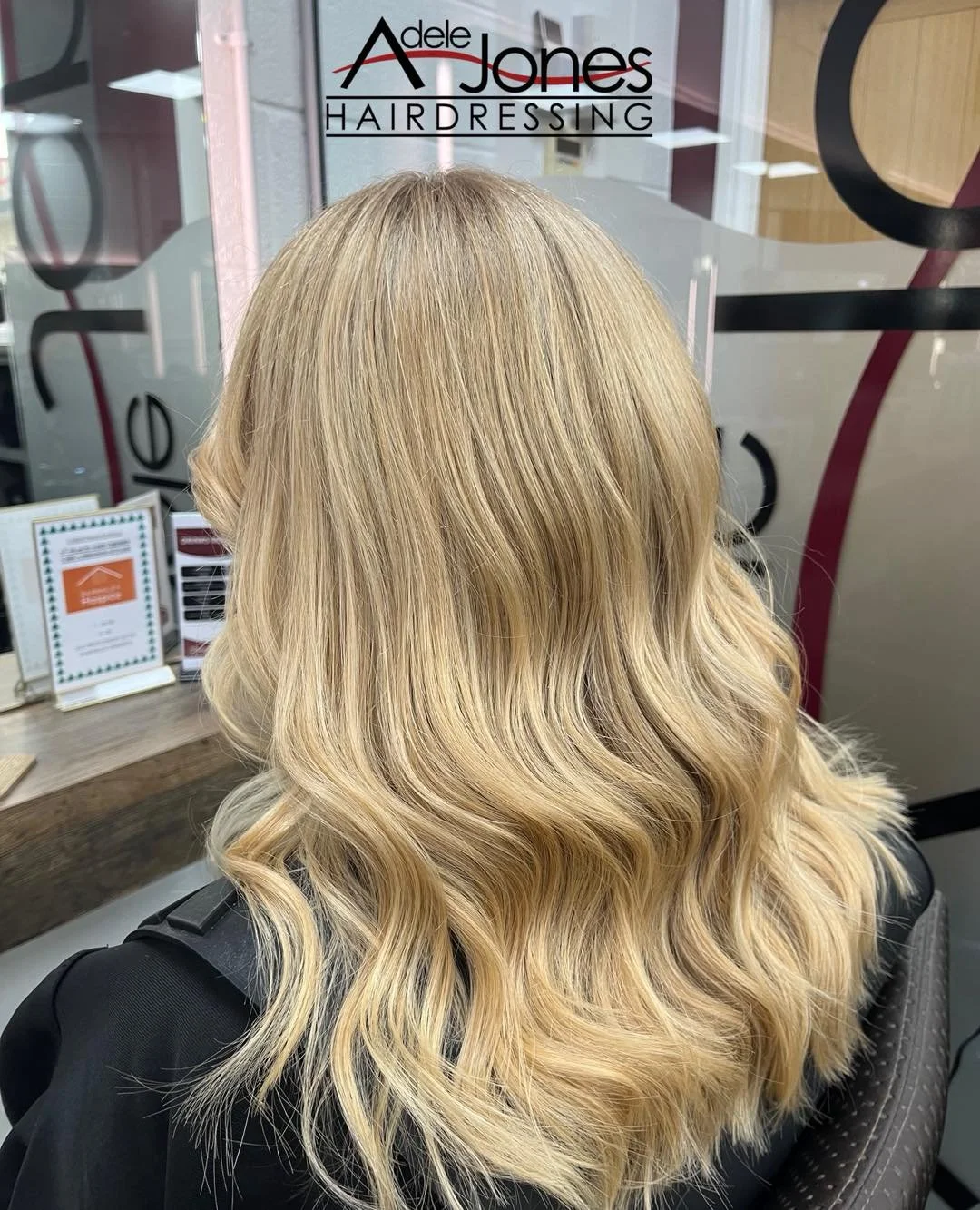 https://tinyurl.com/9tekmdu5
Warm Creamy Blonde foils created by our Artistic Director Libby.
-
-
#hair #adelejoneshairdressing #barnsley #barnsleyhairdresser #ghd #schwarzkopf #schwarzkopfprofessional #chromaidschwarzkopf #toner #foils