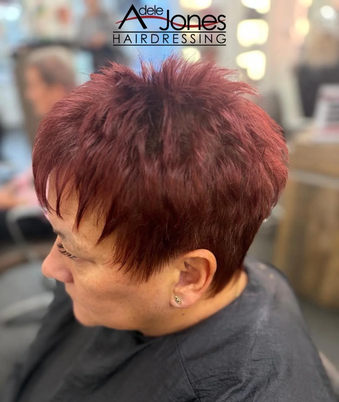 http://goo.gl/C6wQSO
Short and choppy cut and finish created by our Executive Director Adele.
-
-
#hair #adelejoneshairdressing #barnsley #barnsleyhairdresser #ghd #schwarzkopf #schwarzkopfprofessional #chromaidschwarzkopf #toner #foils
