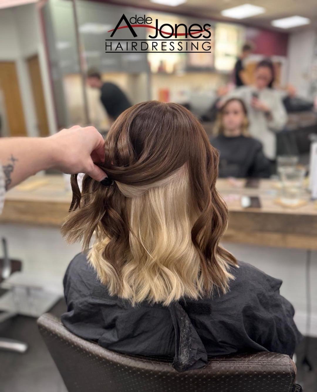 http://goo.gl/C6wQSO
Blonde peekaboo panel created by our Salon Director Liv.
-
-
#hair #adelejoneshairdressing #barnsley #barnsleyhairdresser #ghd #schwarzkopf #schwarzkopfprofessional #chromaidschwarzkopf #toner #foils