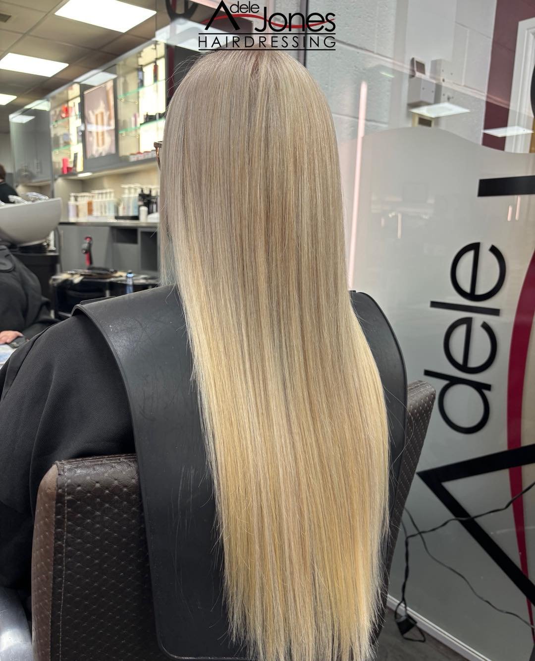 https://bit.ly/4gAzHL3
-
Fancy changing up your hair colour with out the commitment or damage. Does your hair feel like it is getting thinner and lacking volume Or even you just feel like you want a bit more length. Have you considered Racoon Hair Ex