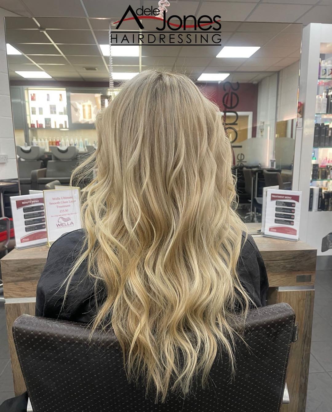 https://tinyurl.com/9tekmdu5
Creamy Blonde Foils Created by our Stylist Amber.
-
-
#hair #adelejoneshairdressing #barnsley #barnsleyhairdresser #ghd #schwarzkopf #schwarzkopfprofessional #chromaidschwarzkopf #toner #foils