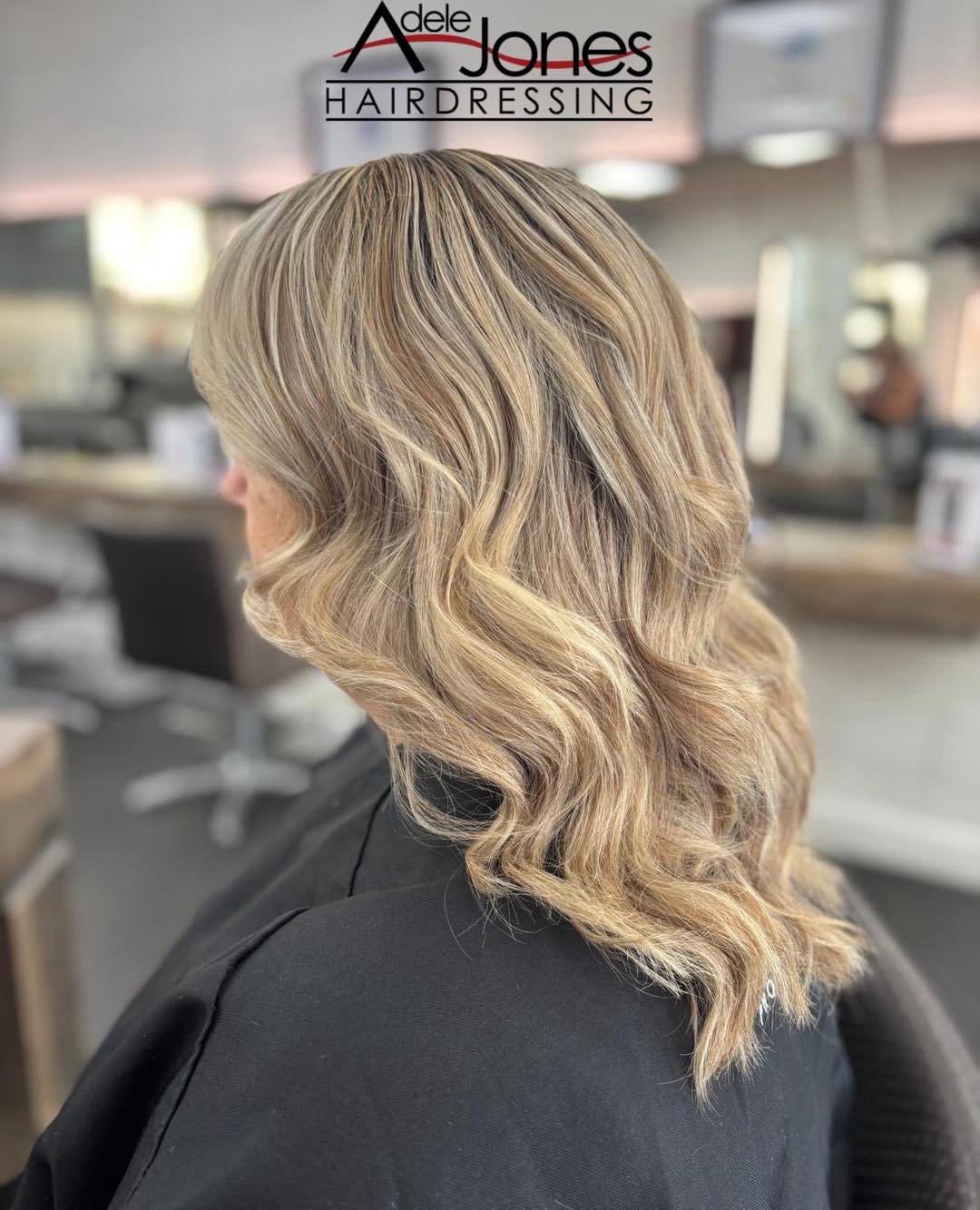 https://tinyurl.com/9tekmdu5
Dimensional Highlights and Lowlights Created by our Executive Director Adele.
-
-
#hair #adelejoneshairdressing #barnsley #barnsleyhairdresser #ghd #schwarzkopf #schwarzkopfprofessional #chromaidschwarzkopf #toner #foils