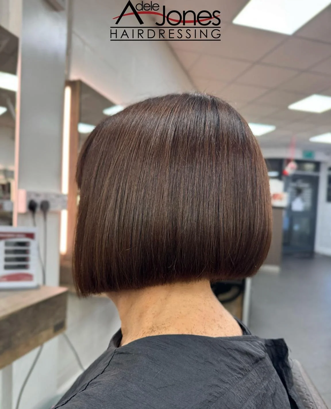 https://tinyurl.com/9tekmdu5
Blunt Bob Created by our Principle Director George.
-
-
#hair #adelejoneshairdressing #barnsley #barnsleyhairdresser #ghd #schwarzkopf #schwarzkopfprofessional #chromaidschwarzkopf #toner #foils