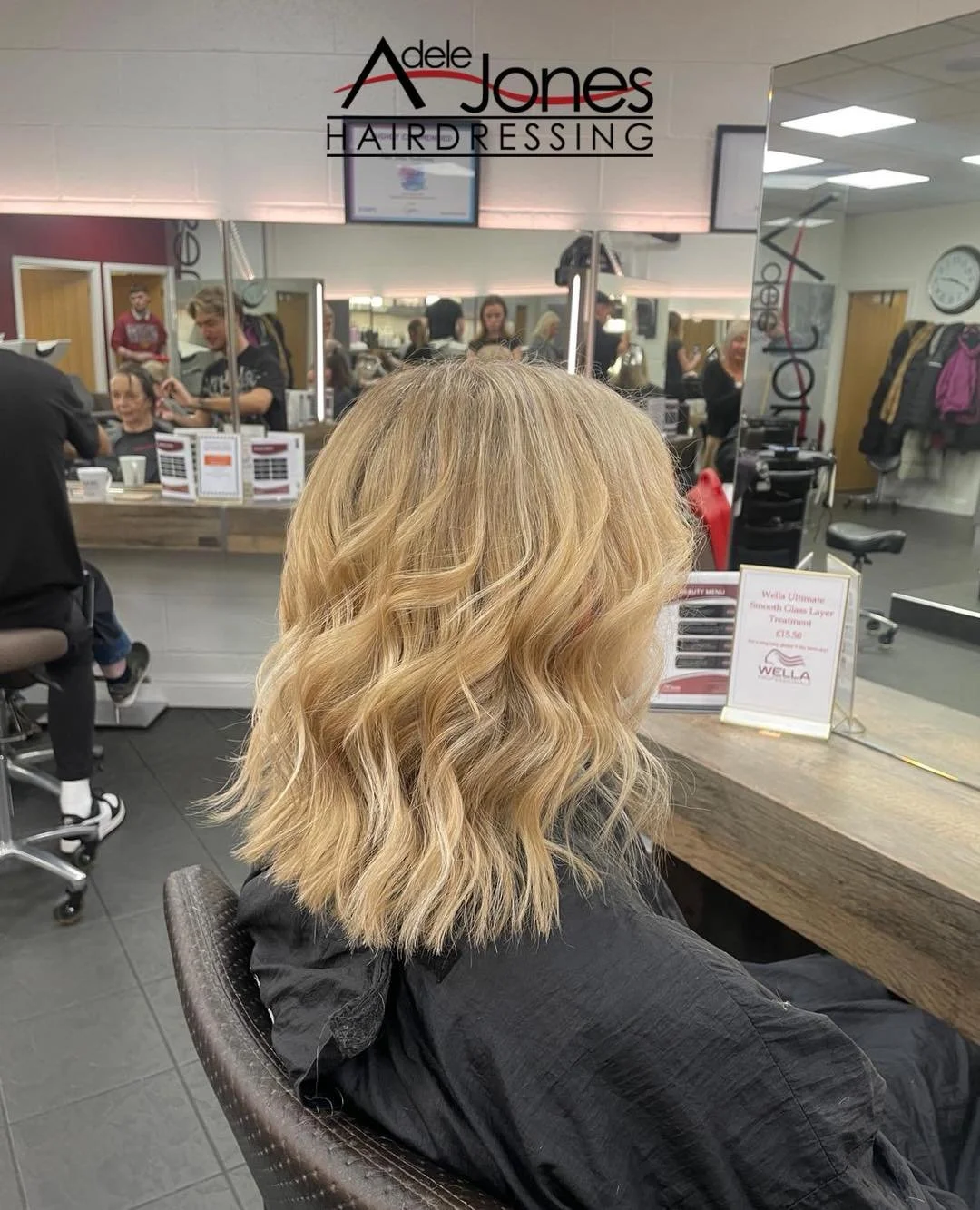 https://tinyurl.com/9tekmdu5
Golden Highlights Created by our Stylist Amber.
-
-
#hair #adelejoneshairdressing #barnsley #barnsleyhairdresser #ghd #schwarzkopf #schwarzkopfprofessional #chromaidschwarzkopf #toner #foils