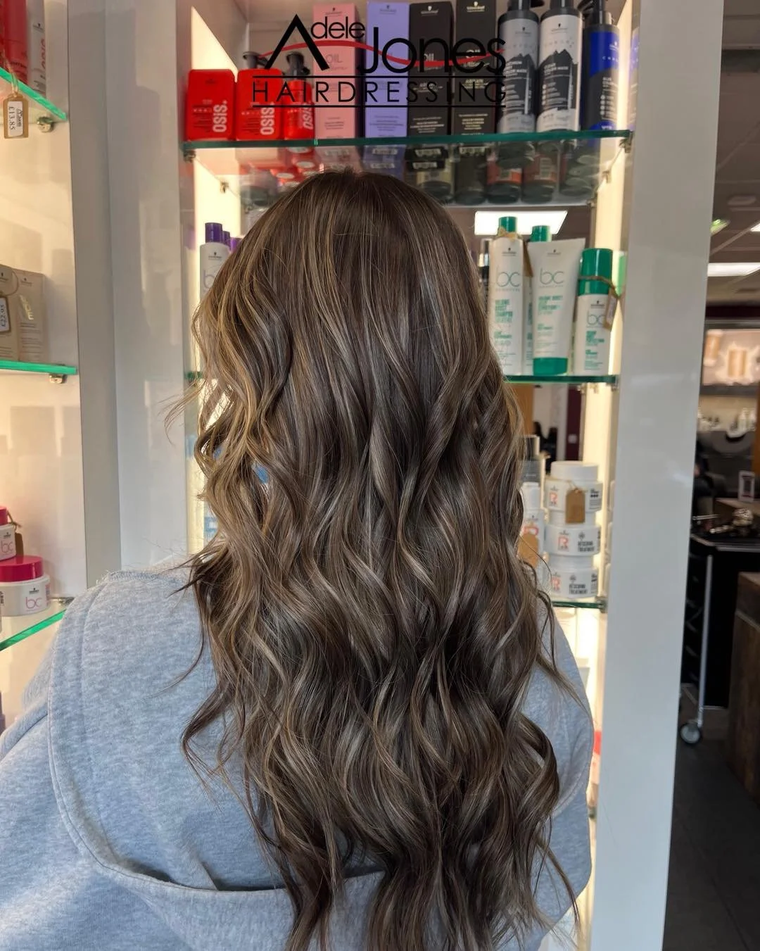 http://goo.gl/C6wQSO
Rich Brunette with Blonde highlights Created by our Artistic Director Libby.
-
-
#hair #adelejoneshairdressing #barnsley #barnsleyhairdresser #ghd #schwarzkopf #schwarzkopfprofessional #chromaidschwarzkopf #toner #foils