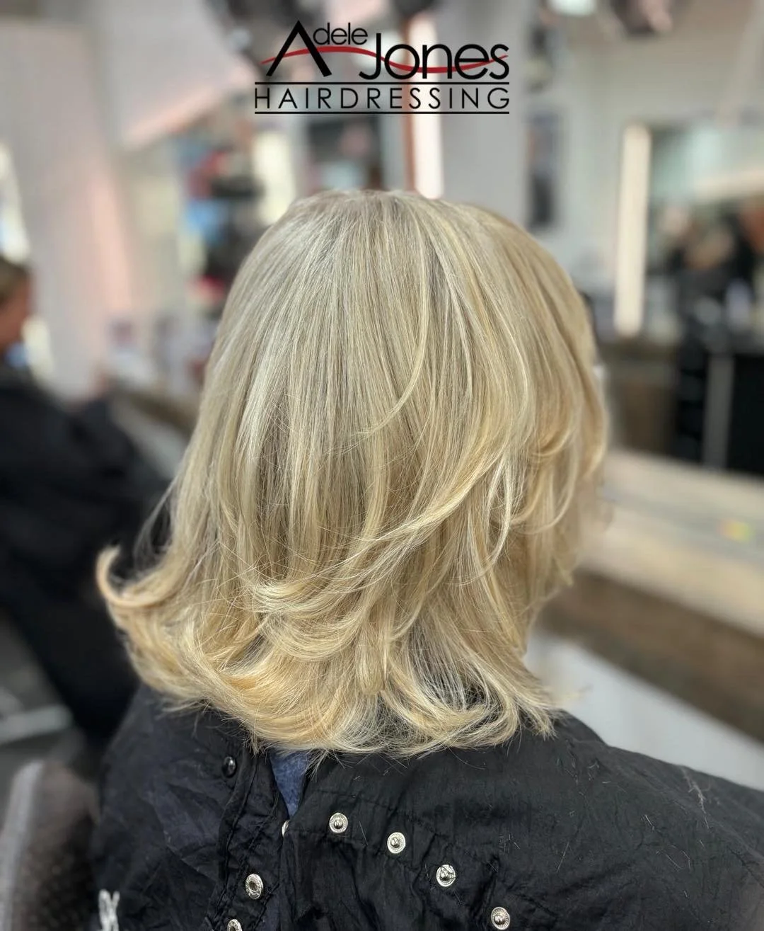 http://goo.gl/C6wQSO
Blonde natural highlights and Flicky blow dry created by our Salon Director Lauren.
-
-
#hair #adelejoneshairdressing #barnsley #barnsleyhairdresser #ghd #schwarzkopf #schwarzkopfprofessional #chromaidschwarzkopf #toner #foils