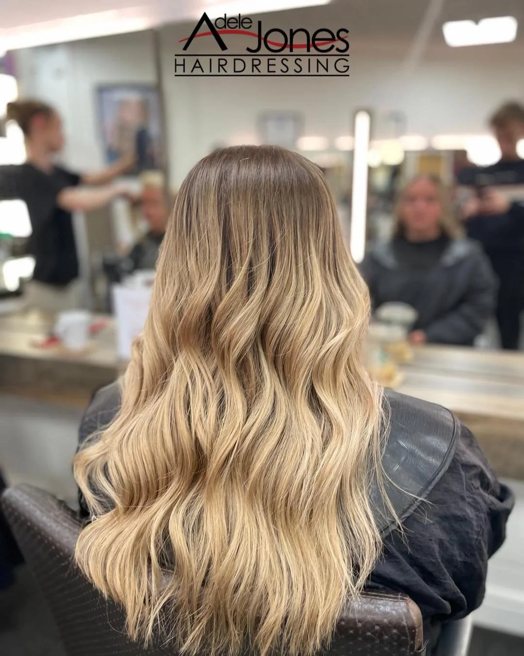 http://goo.gl/C6wQSO
Rooted foils created by our Executive director Adele.
-
-
#hair #adelejoneshairdressing #barnsley #barnsleyhairdresser #ghd #schwarzkopf #schwarzkopfprofessional #chromaidschwarzkopf #toner #foils