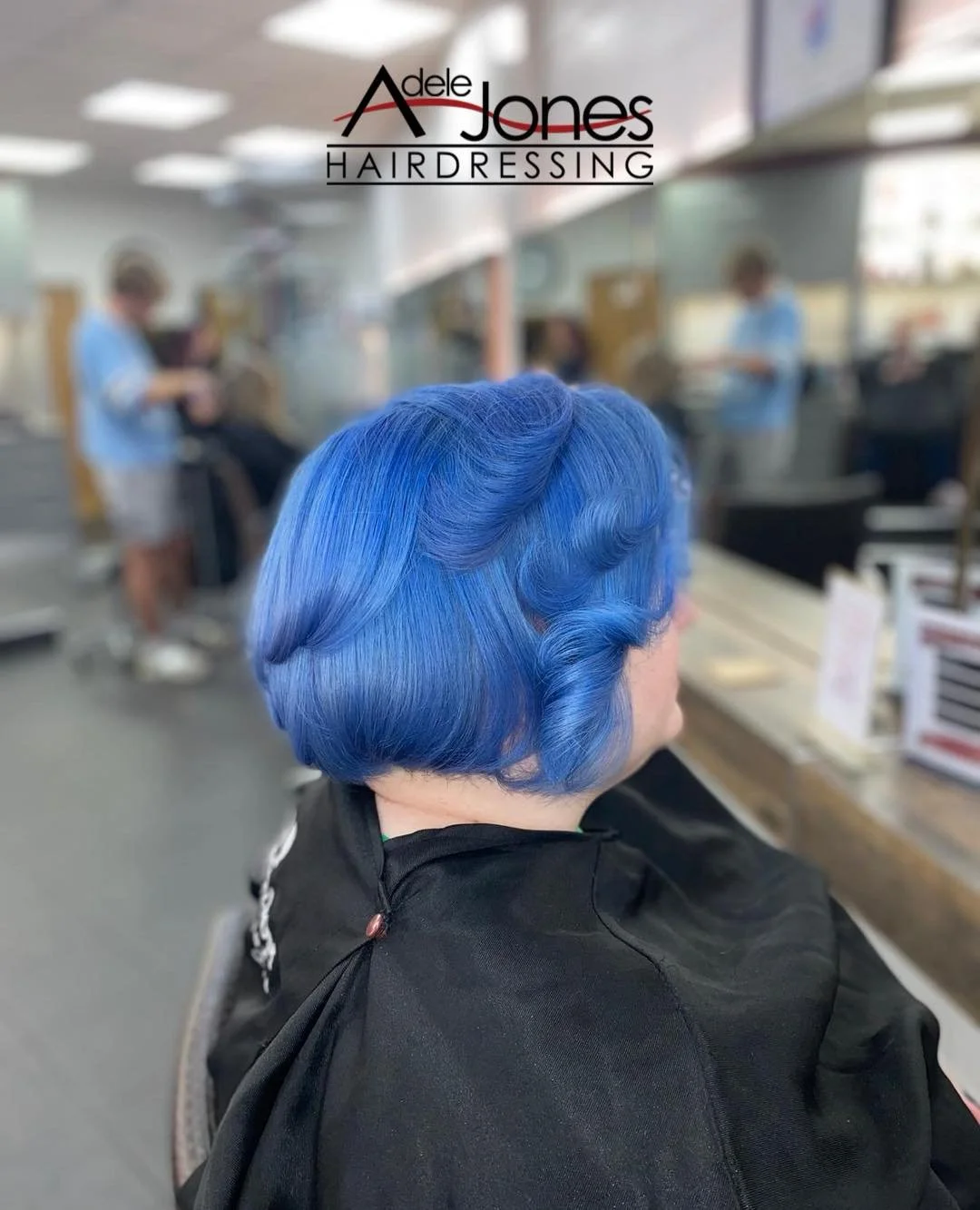 https://tinyurl.com/mffe7mbu
Pale Blue 🩵💙 created by our Principle Director Farron.
-
-
#hair #adelejoneshairdressing #barnsley #barnsleyhairdresser #ghd #schwarzkopf #schwarzkopfprofessional #chromaidschwarzkopf #toner #foils