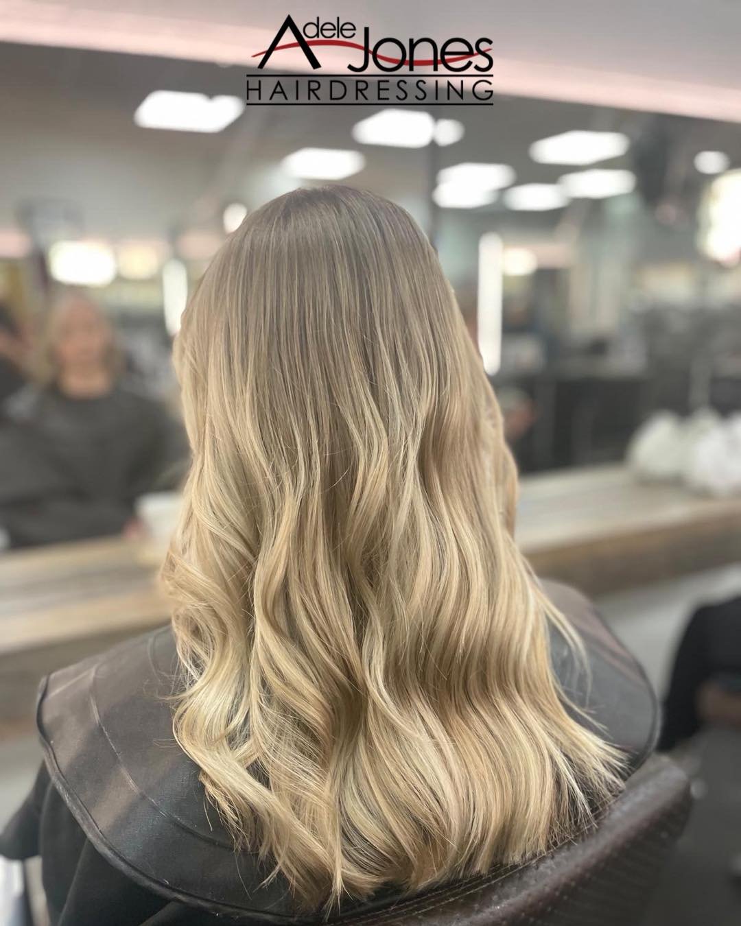 http://goo.gl/C6wQSO
Bright Blonde Foliage created by our Artistic Director Len.
-
-
#hair #adelejoneshairdressing #barnsley #barnsleyhairdresser #ghd #schwarzkopf #schwarzkopfprofessional #chromaidschwarzkopf #toner #foils