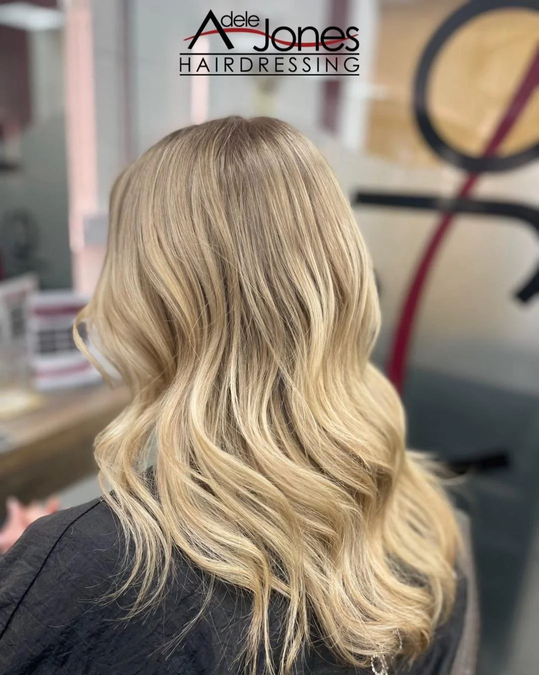 http://goo.gl/C6wQSO
Soft Blended Blonde Created by our Artistic Director Libby and cut and styled by our Artistic Director Len.
-
-
#hair #adelejoneshairdressing #barnsley #barnsleyhairdresser #ghd #schwarzkopf #schwarzkopfprofessional #chromaidschw
