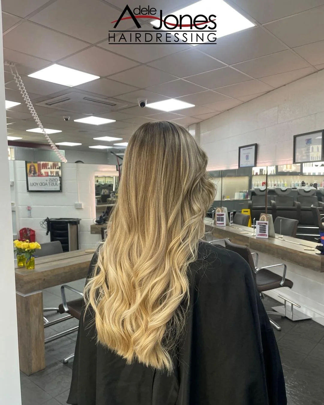 http://goo.gl/C6wQSO
Bright Creamy Blonde Created by our Graduate Stylist Amber.
-
-
#hair #adelejoneshairdressing #barnsley #barnsleyhairdresser #ghd #schwarzkopf #schwarzkopfprofessional #chromaidschwarzkopf #toner #foils