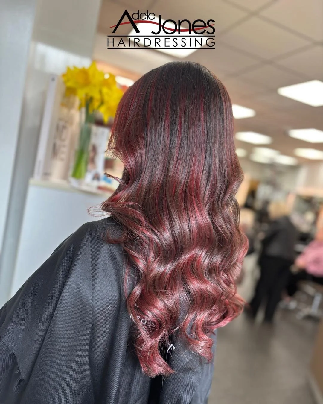 https://tinyurl.com/mffe7mbu
Dimensional Red Balayage created by our Principle Director Lauren.
-
-
#hair #adelejoneshairdressing #barnsley #barnsleyhairdresser #ghd #schwarzkopf #schwarzkopfprofessional #chromaidschwarzkopf #toner #foils