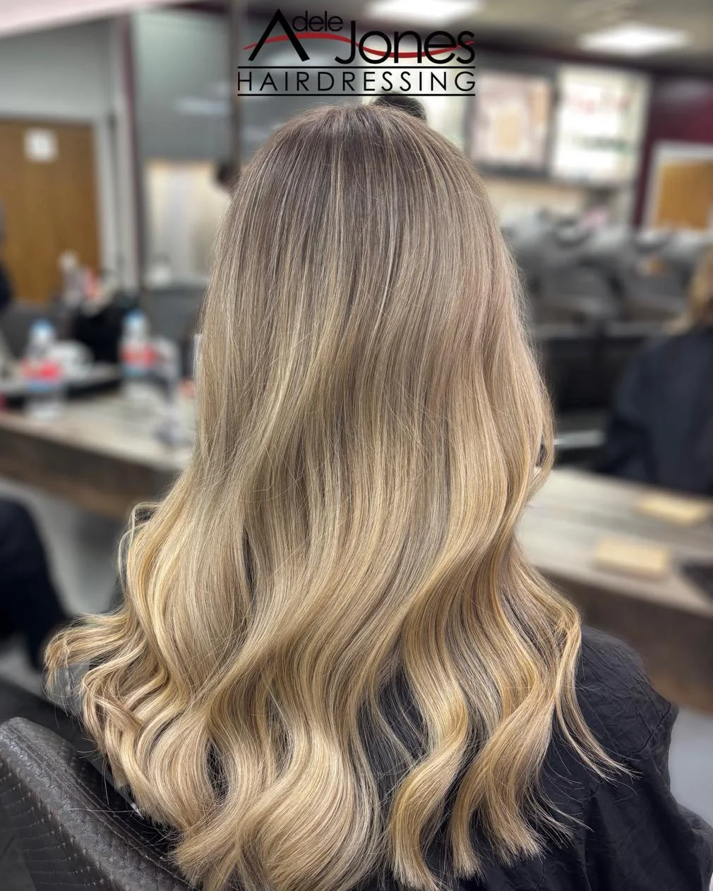 http://goo.gl/C6wQSO
Creamy Blonde foiliage created by our Artistic Director Libby.
-
-
#hair #adelejoneshairdressing #barnsley #barnsleyhairdresser #ghd #schwarzkopf #schwarzkopfprofessional #chromaidschwarzkopf #toner #foils