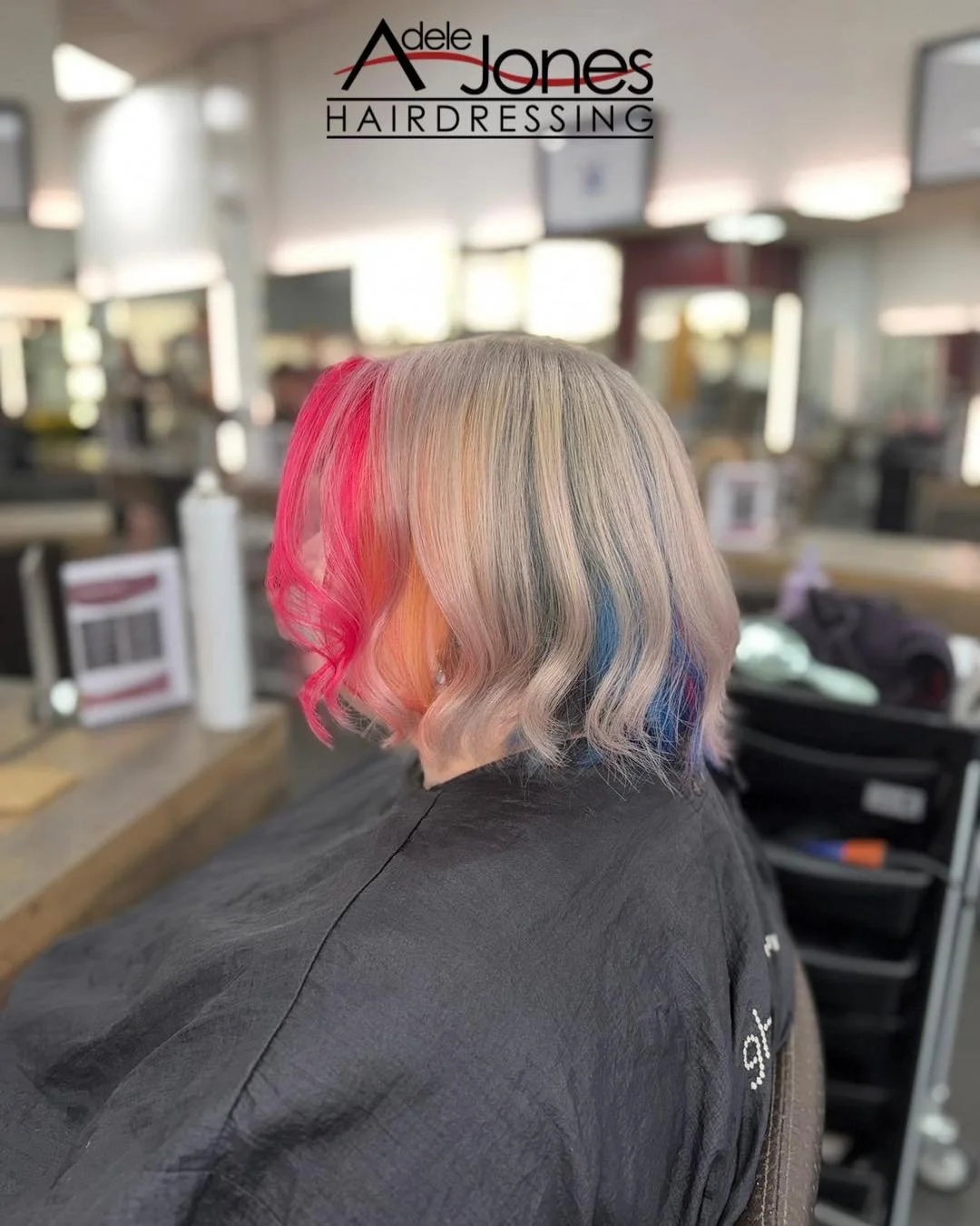 https://tinyurl.com/mffe7mbu
Rainbow Peekaboo created by our Principle Director Farron.
-
-
#hair #adelejoneshairdressing #barnsley #barnsleyhairdresser #ghd #schwarzkopf #schwarzkopfprofessional #chromaidschwarzkopf #toner #foils