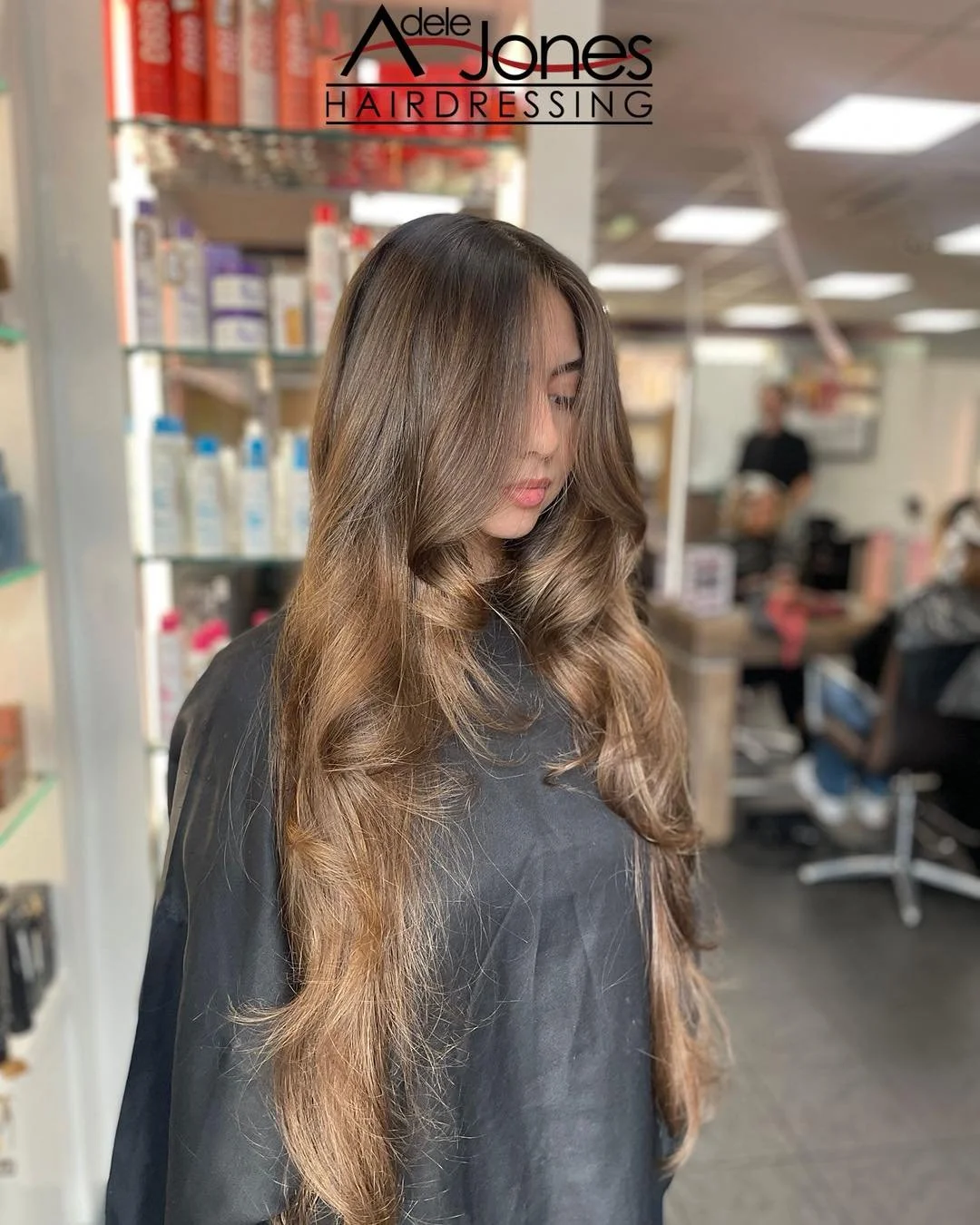 https://tinyurl.com/mffe7mbu
Rich and Dimensional Brunette created by our Stylist Amber.
-
-
#hair #adelejoneshairdressing barnsley #barnsleyhairdresser #ghd #schwarzkopf #schwarzkopfprofessional #chromaidschwarzkopf #toner #foils