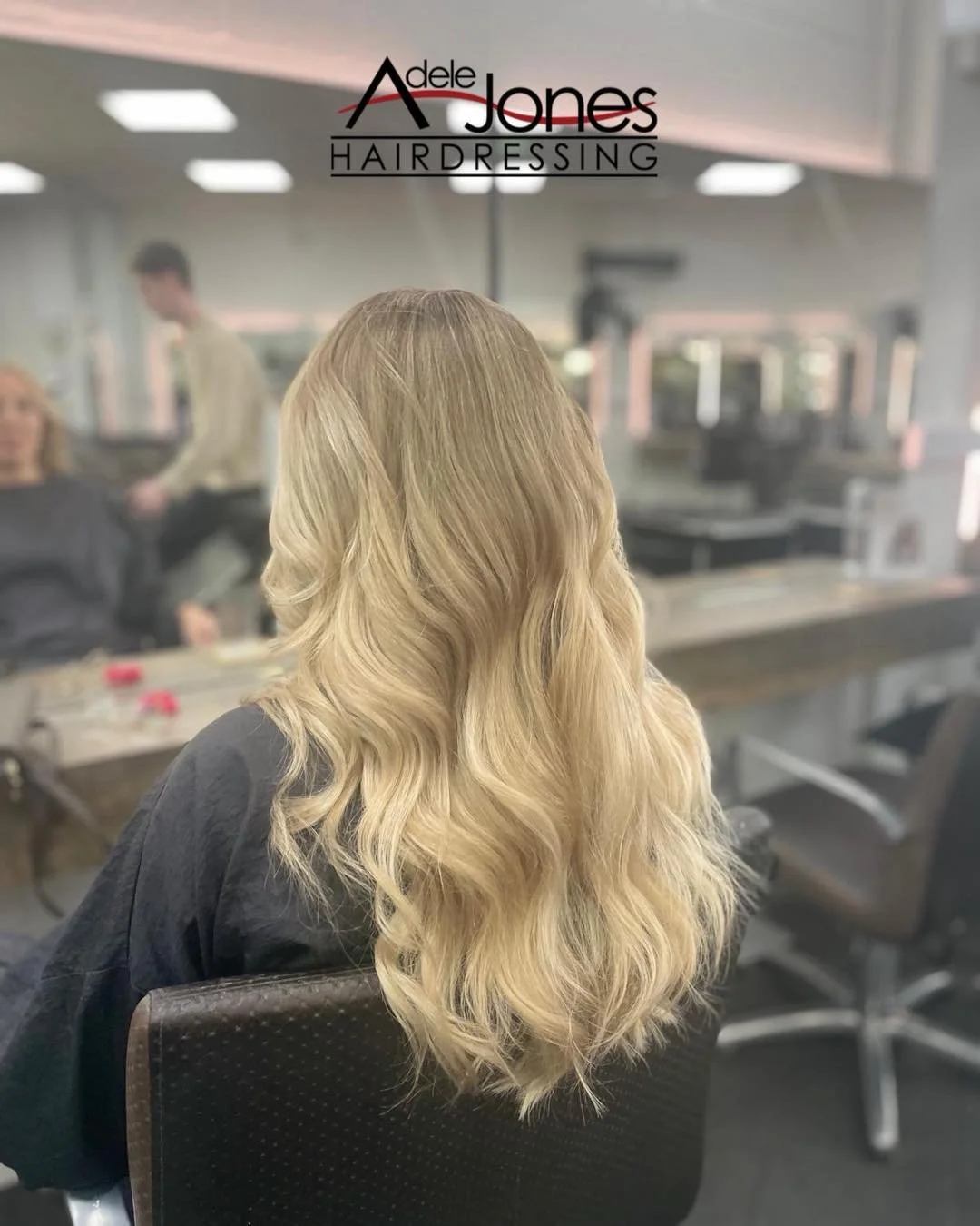 http://goo.gl/C6wQSO
Bright Blonde Foils created by our Artistic Director Len.
-
-
#hair #adelejoneshairdressing #barnsley #barnsleyhairdresser #ghd #schwarzkopf #schwarzkopfprofessional #chromaidschwarzkopf #toner #foils