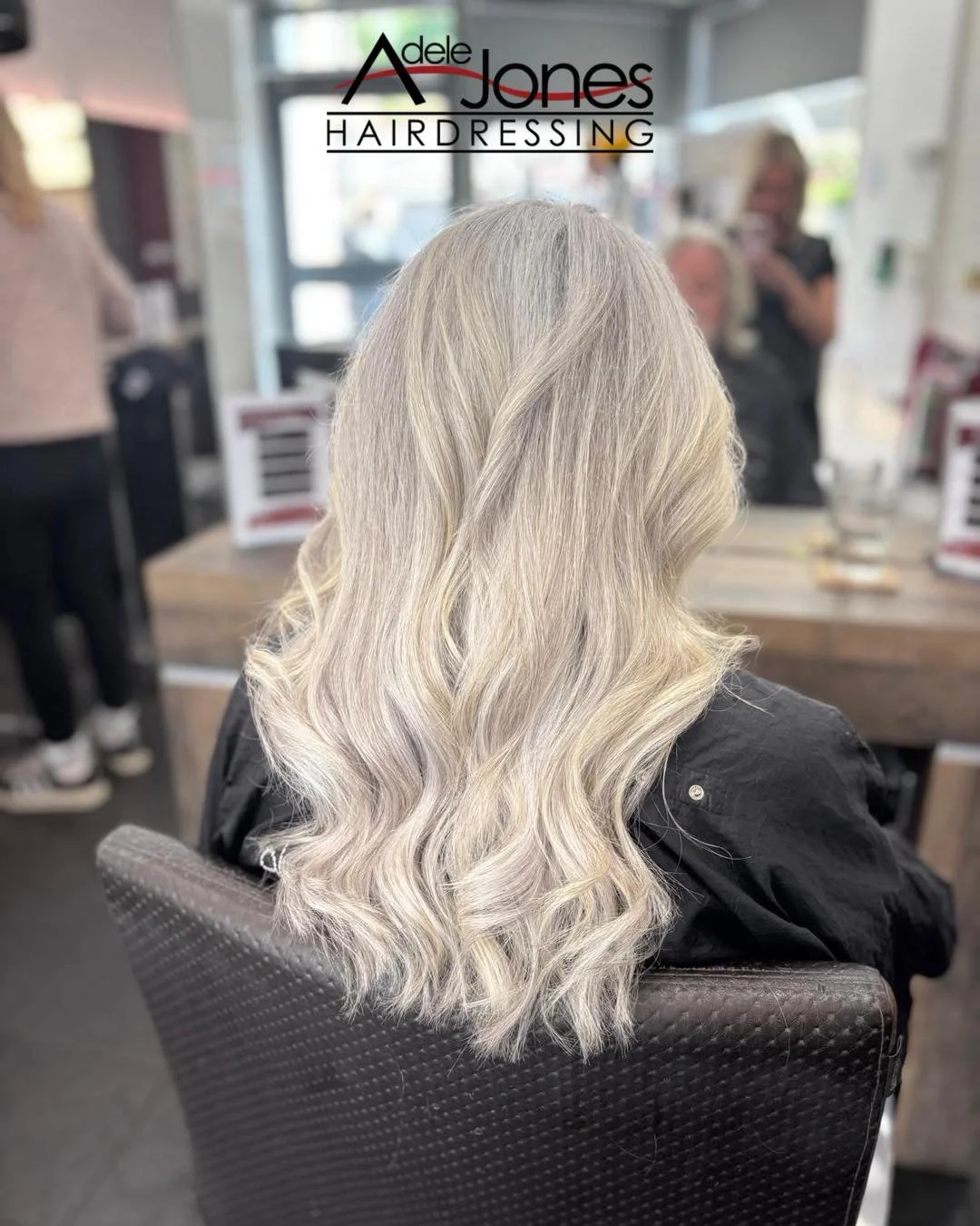 http://goo.gl/C6wQSO
Silver Whites created by our Executive Director Adele.
-
-
#hair #adelejoneshairdressing #barnsley #barnsleyhairdresser #ghd #schwarzkopf #schwarzkopfprofessional #chromaidschwarzkopf #toner #foils