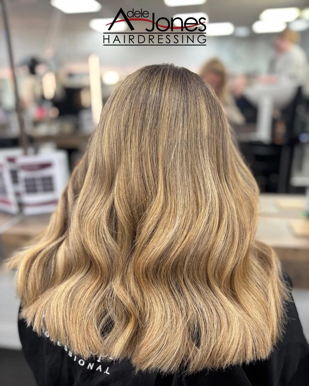 http://goo.gl/C6wQSO
Buttery Blonde created by our Artistic Director Libby.
-
-
#hair #adelejoneshairdressing #barnsley #barnsleyhairdresser #ghd #schwarzkopf #schwarzkopfprofessional #chromaidschwarzkopf #toner #foils