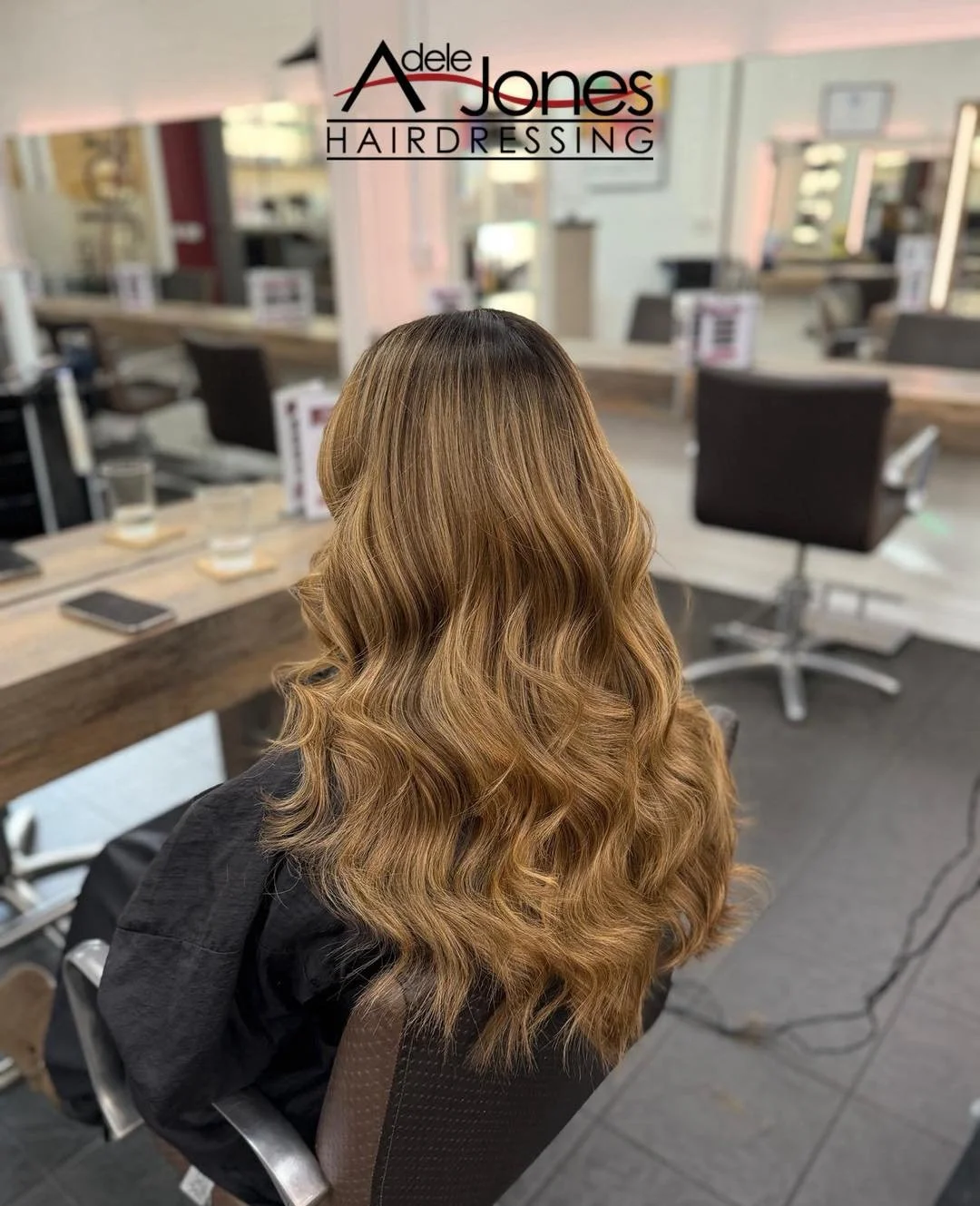 25% off Last minute Cut &amp; Finish, with selected stylists. Online booking only.
> Click the link below 👇 
http://phr.st/VOyEI