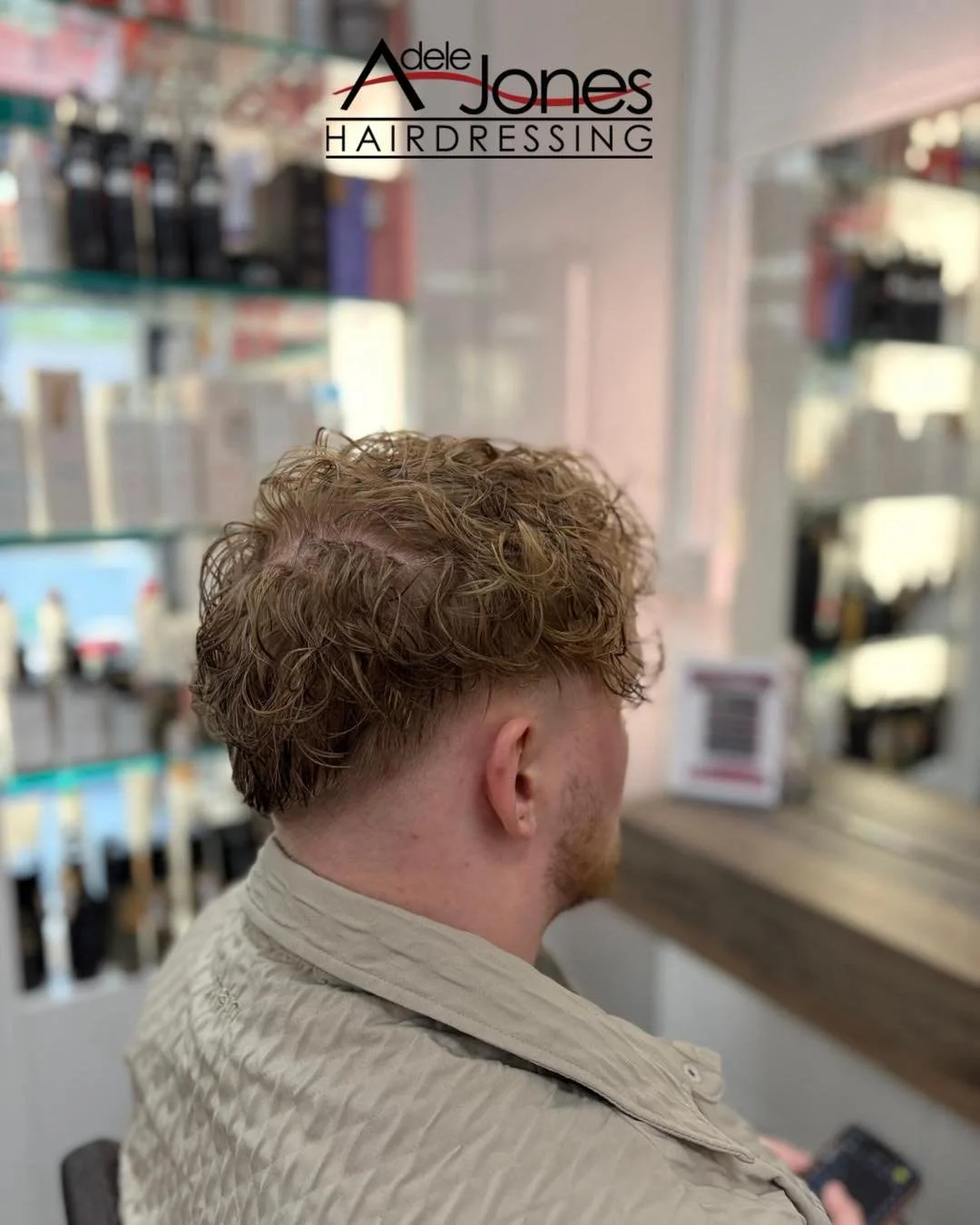 https://tinyurl.com/mffe7mbu
Loose Volume Perm created by our Salon Director Liv.

-
-
#hair #adelejoneshairdressing #barnsley #barnsleyhairdresser #ghd #schwarzkopf #schwarzkopfprofessional #chromaidschwarzkopf #toner #foils
