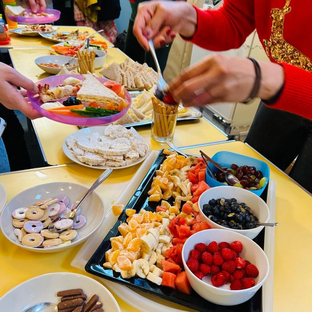 🎄 Thank You for an Amazing Christmas Fundraiser! 🎄

A huge thank you to all the wonderful families who came out to support our Christmas fundraiser yesterday 💛

Massive thanks to Sue the most fabulous Community Champion at the Tesco Superstore for