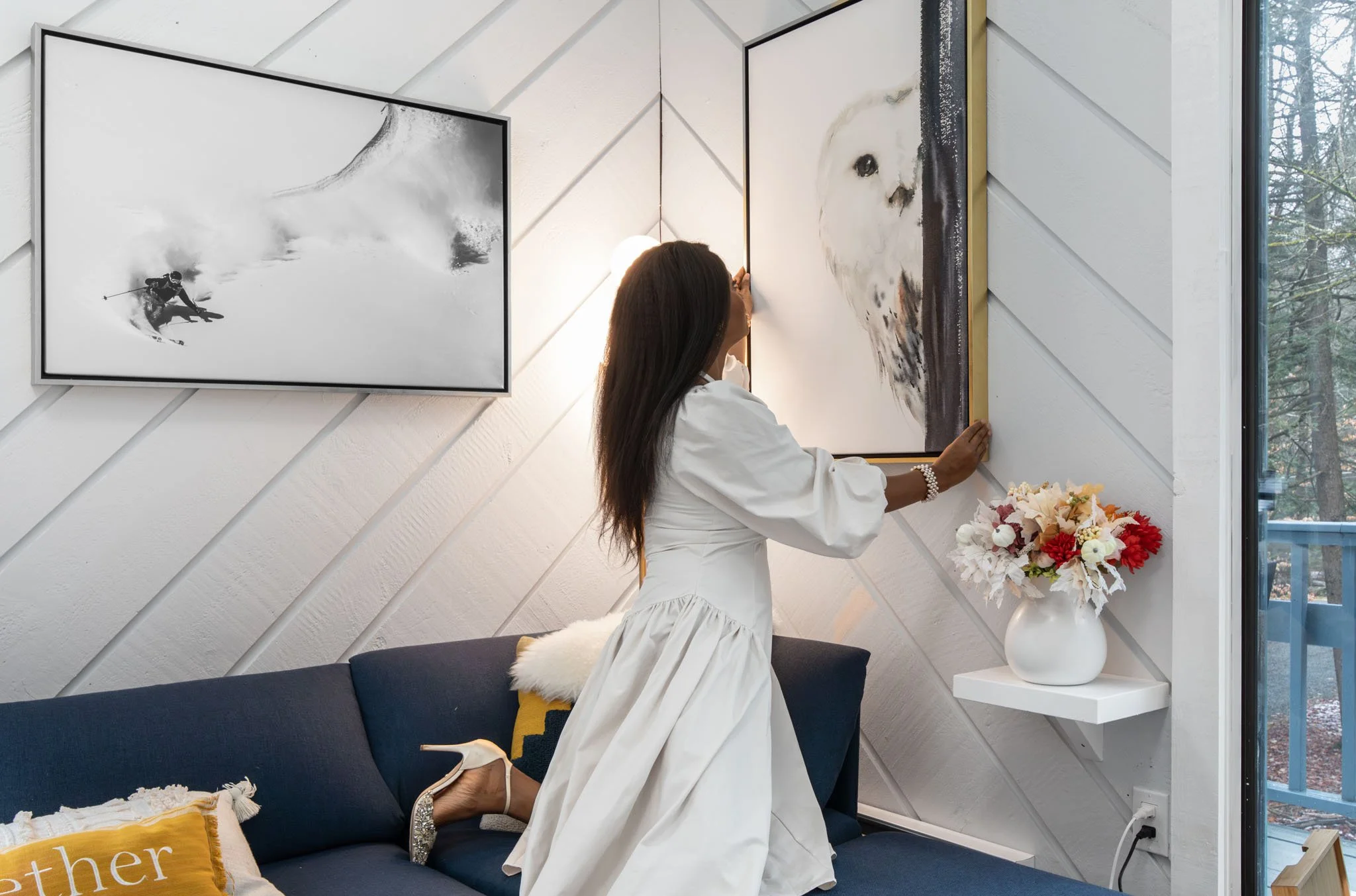 Vacation rental set up with bold, guest-focused living room design by Wonder Interiors

Airbnb set up featuring modern dining area styled by ROI-driven interior designers