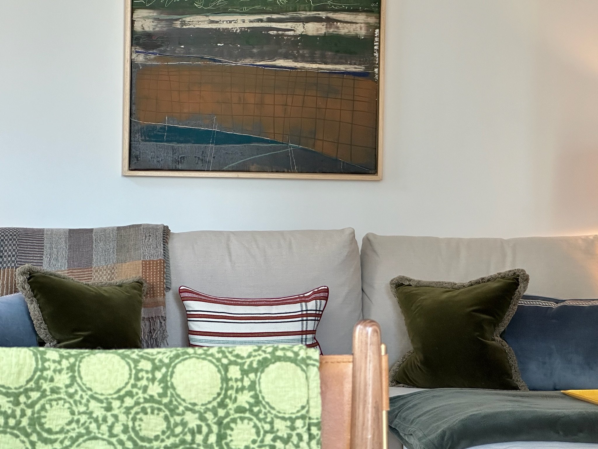 flat living room 5.jpg