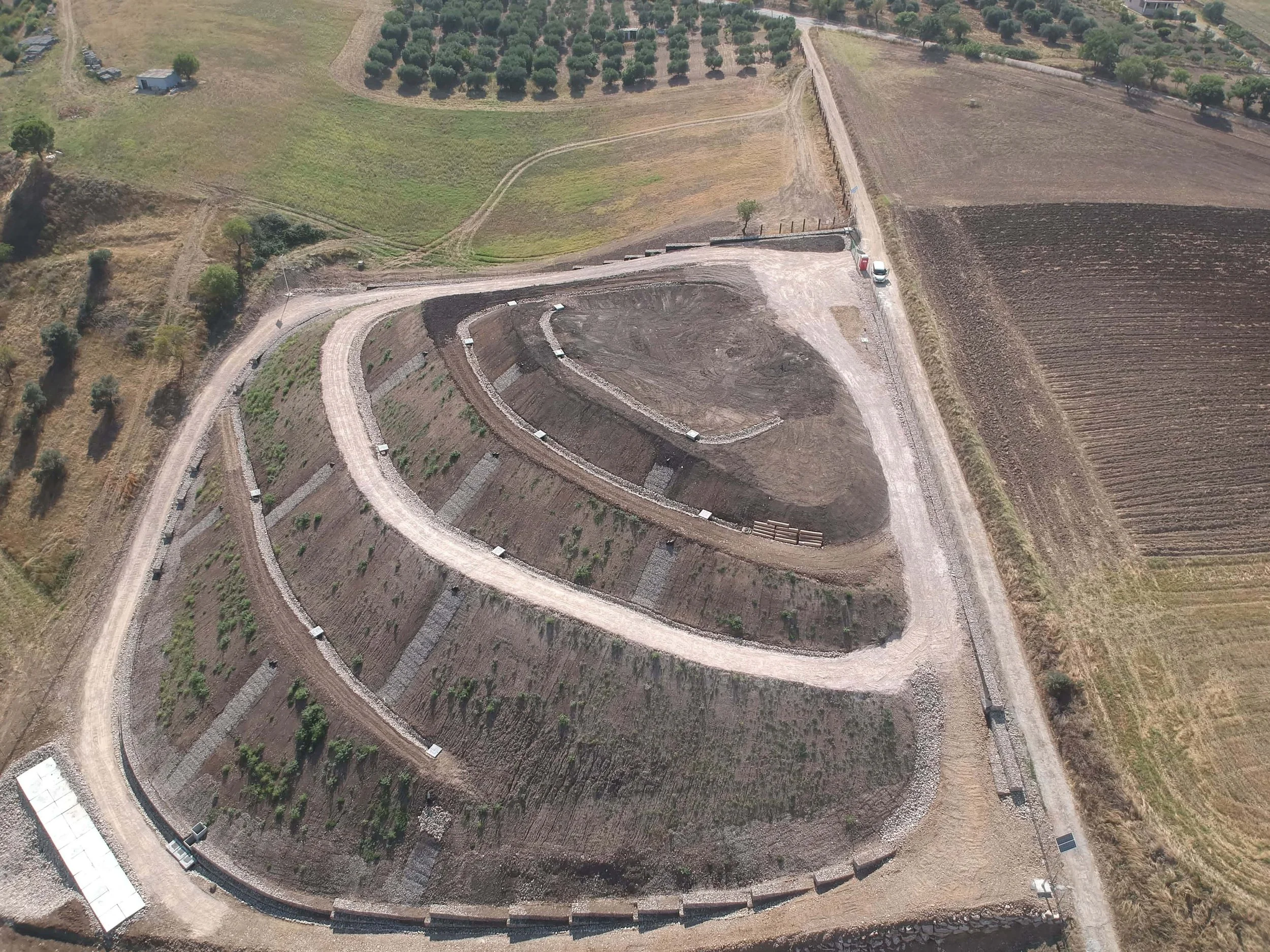 Mezzana La Terra: una discarica tornata collina