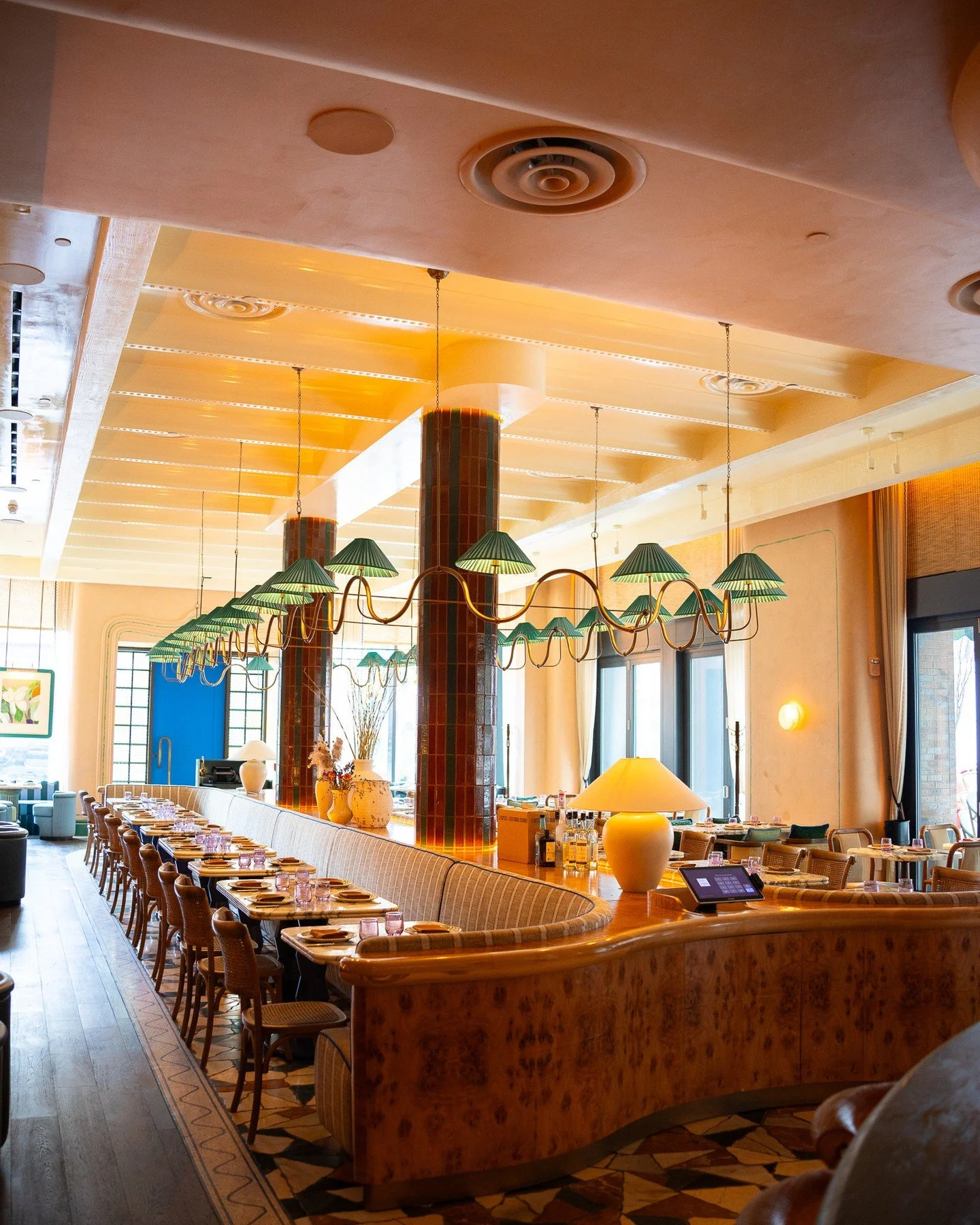 A seat at Dear Daphni has your name on it this weekend. Don&rsquo;t keep it waiting&hellip; Tap the reserve in our bio to book your next table with us 🥂⁠
⁠
Love,⁠
D.D. 🛵