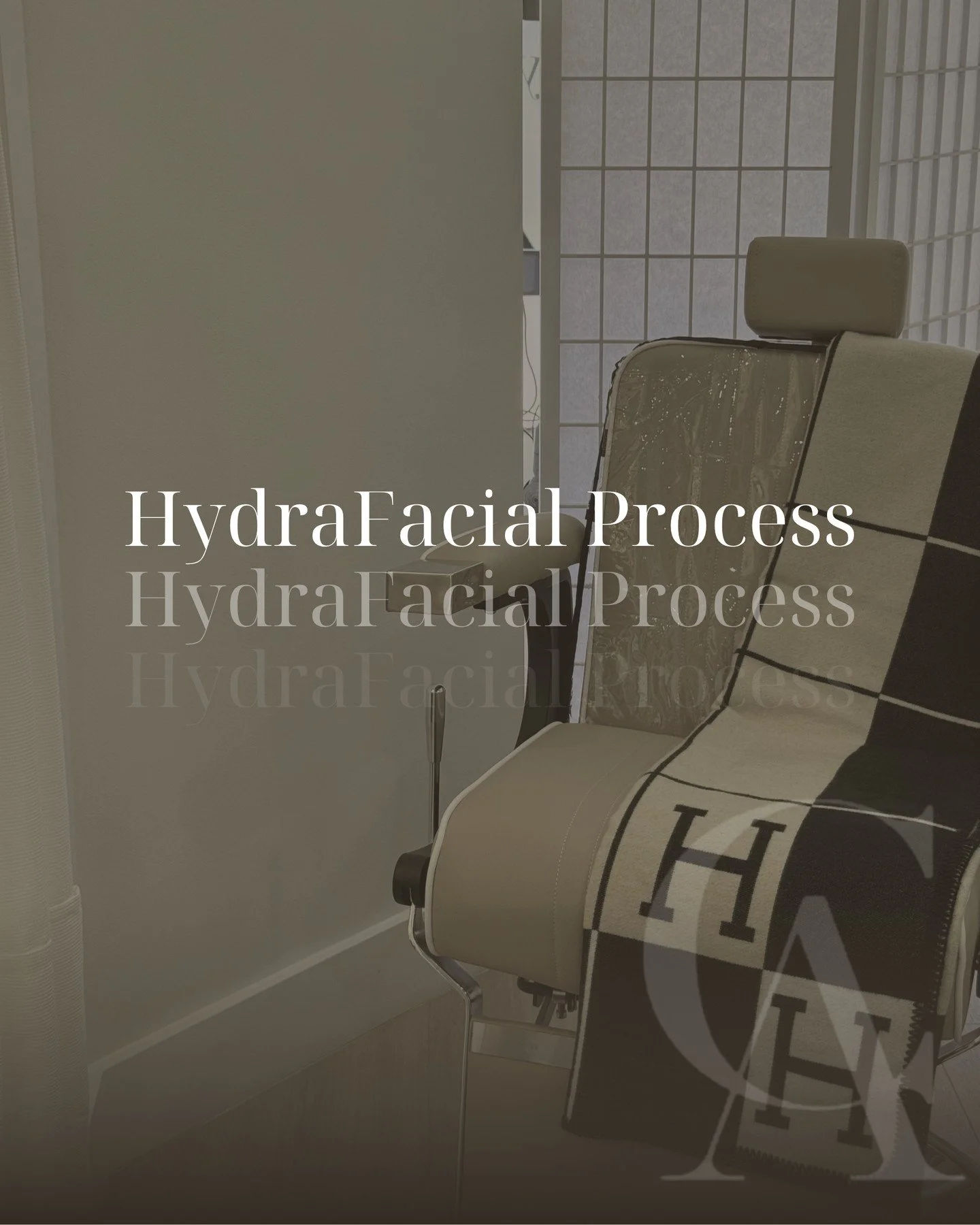 Here’s what you can expect during a HydraFacial at Cosmedica Australia:
- Cleanse + Exfoliate – Gentle resurfacing to refresh the skin’s surface.
- Extract – Comfortable suction helps remove surface debris and congestion.