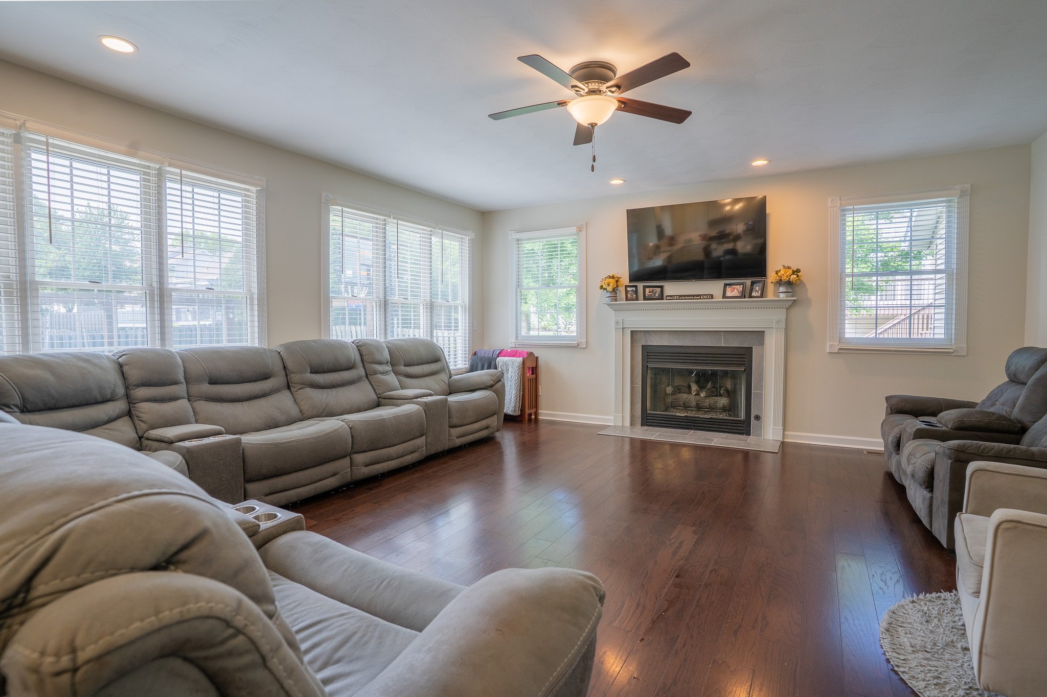 RMN06089-HDR.jpg