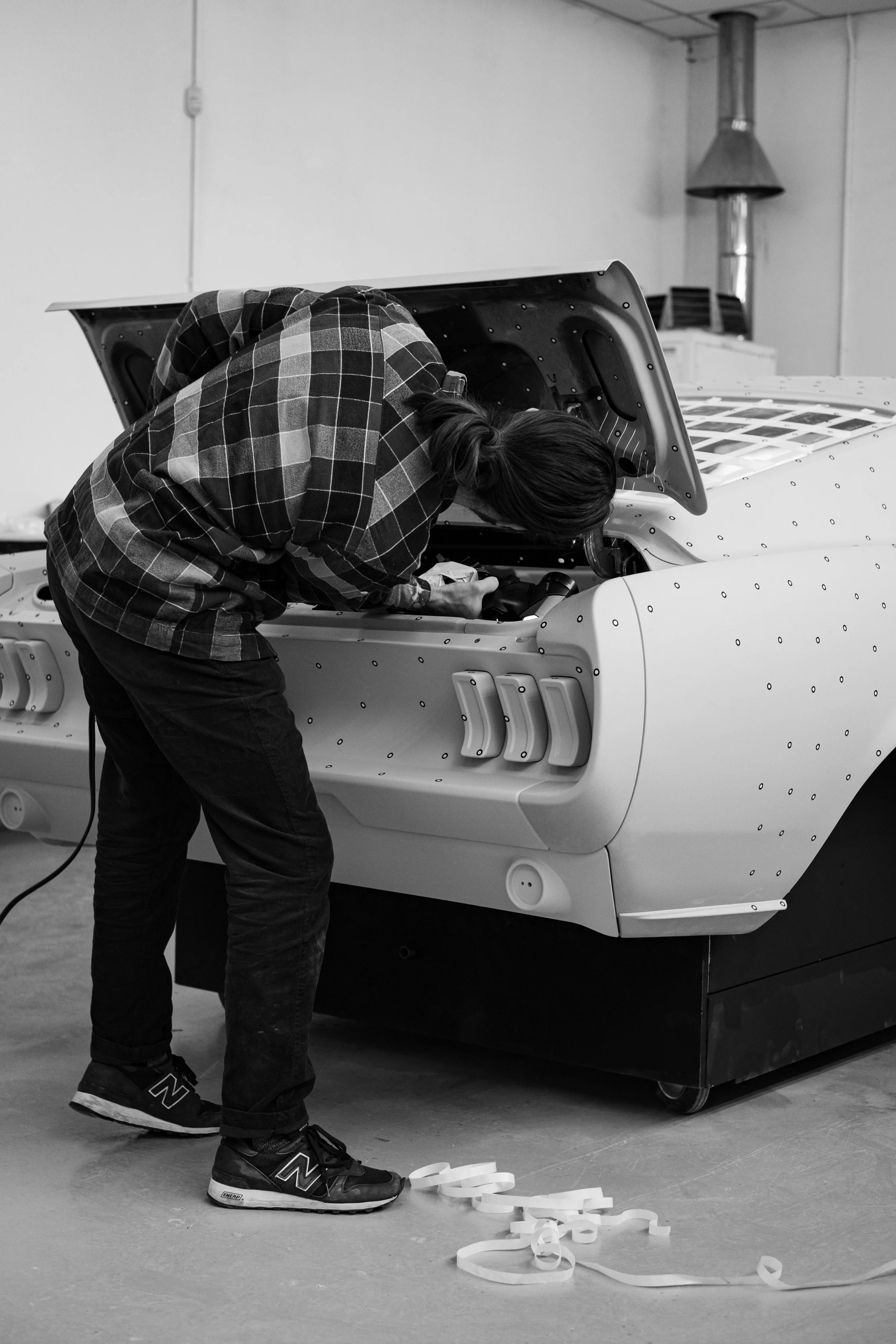 The handheld 3D scanner users lasers to map the surfaces, turning them into a 3D model.