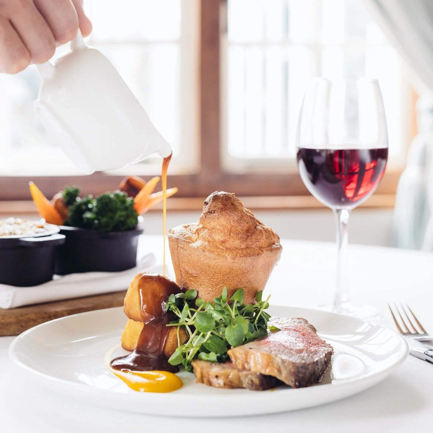 When tomorrow's forecast says bright autumn sunshine, we think Sunday roast by the sea 🌊

Picture it: a bracing stomp along the coast path, cheeks pink from the sea breeze, then straight to a table piled high with roast beef from a local farm, delec