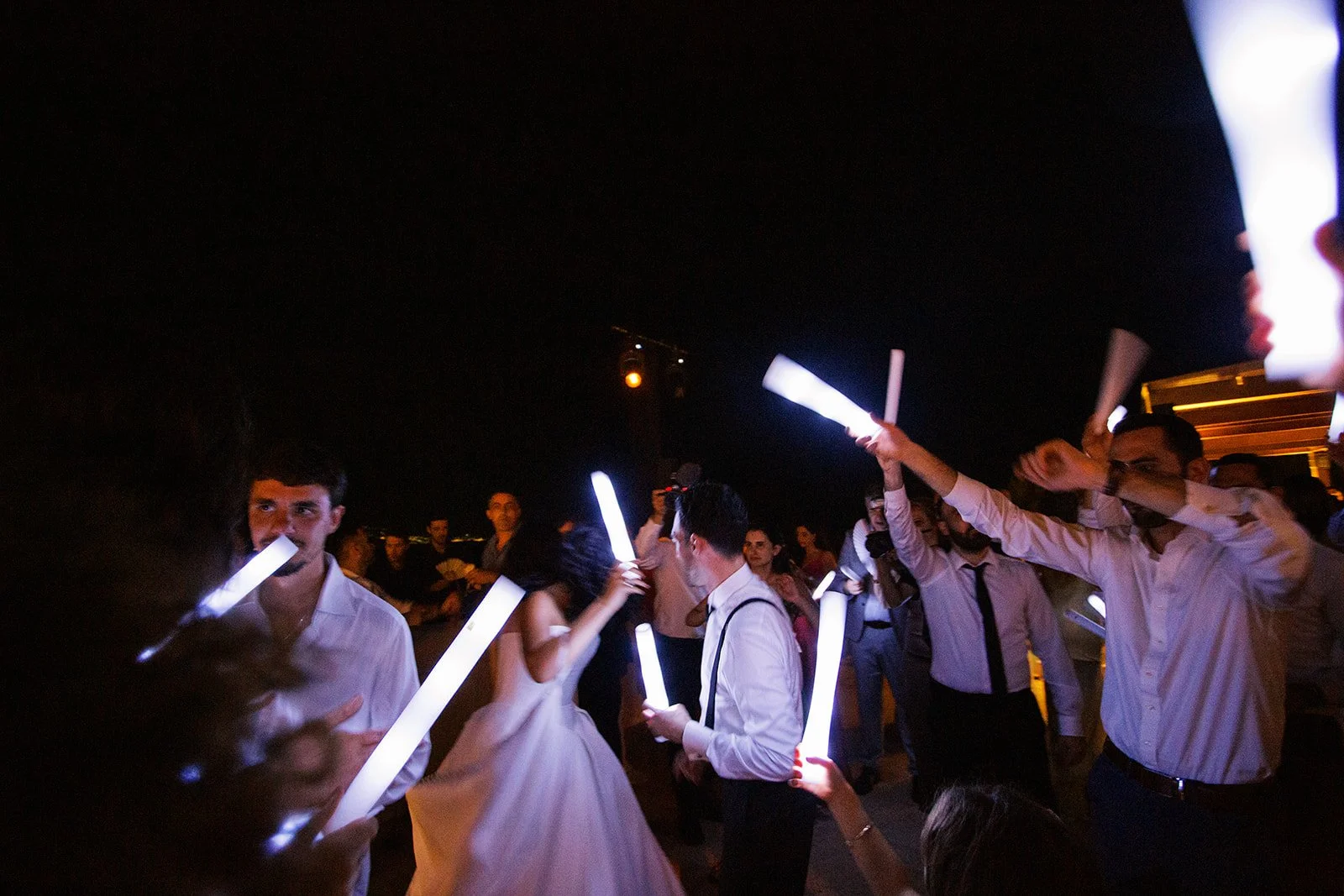 couple dancing with led bars 