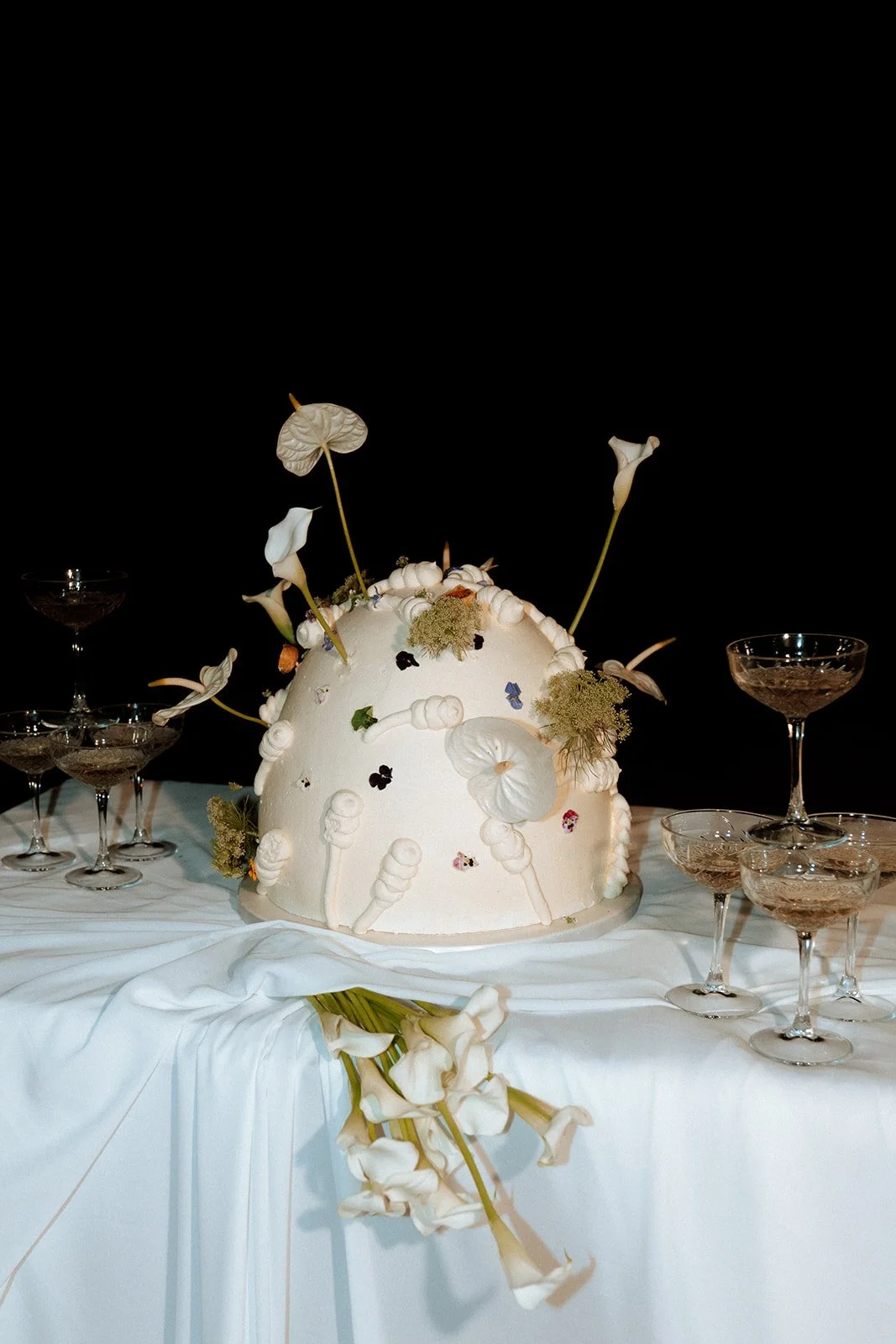 contemporary wedding cake 