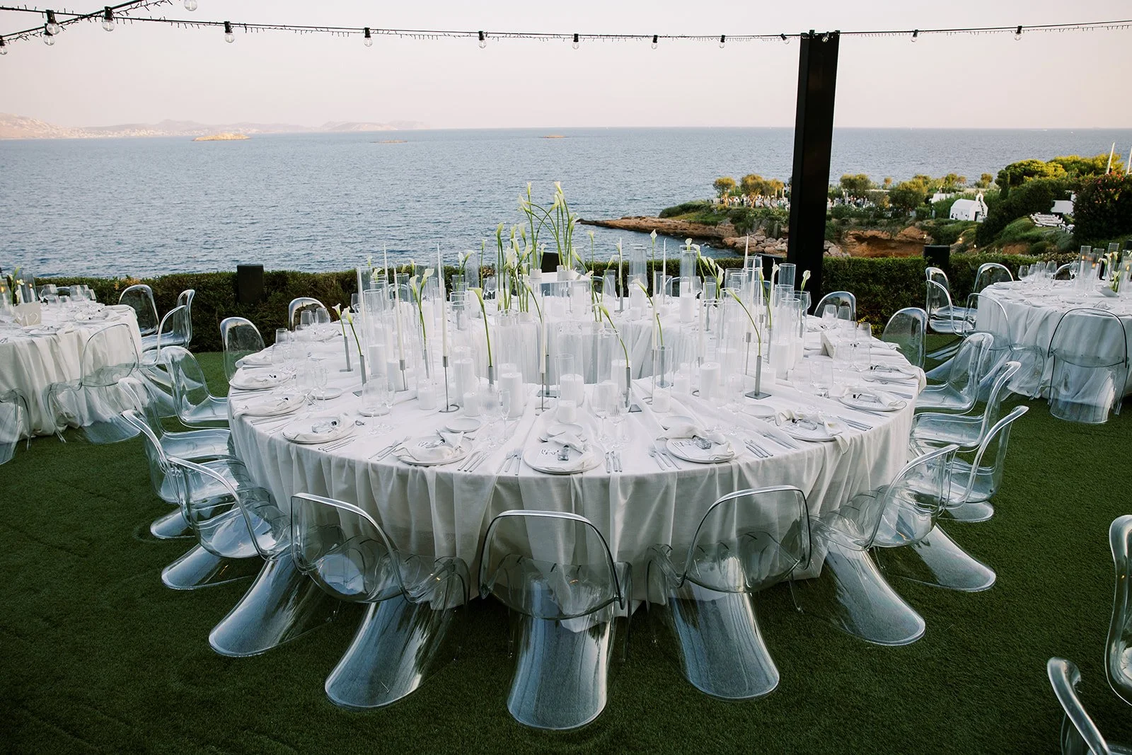 round white table donut 