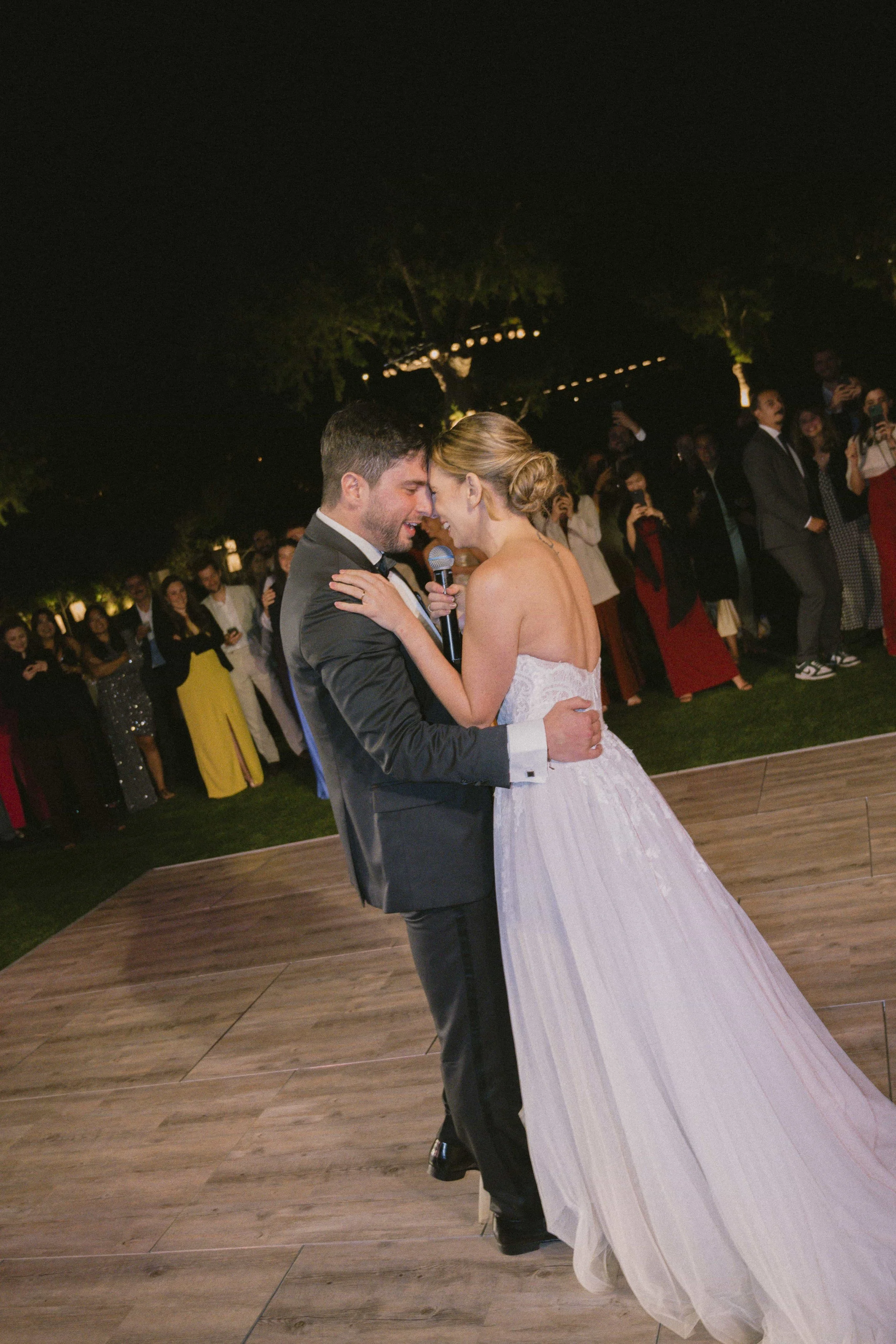 bride and groom first dance 