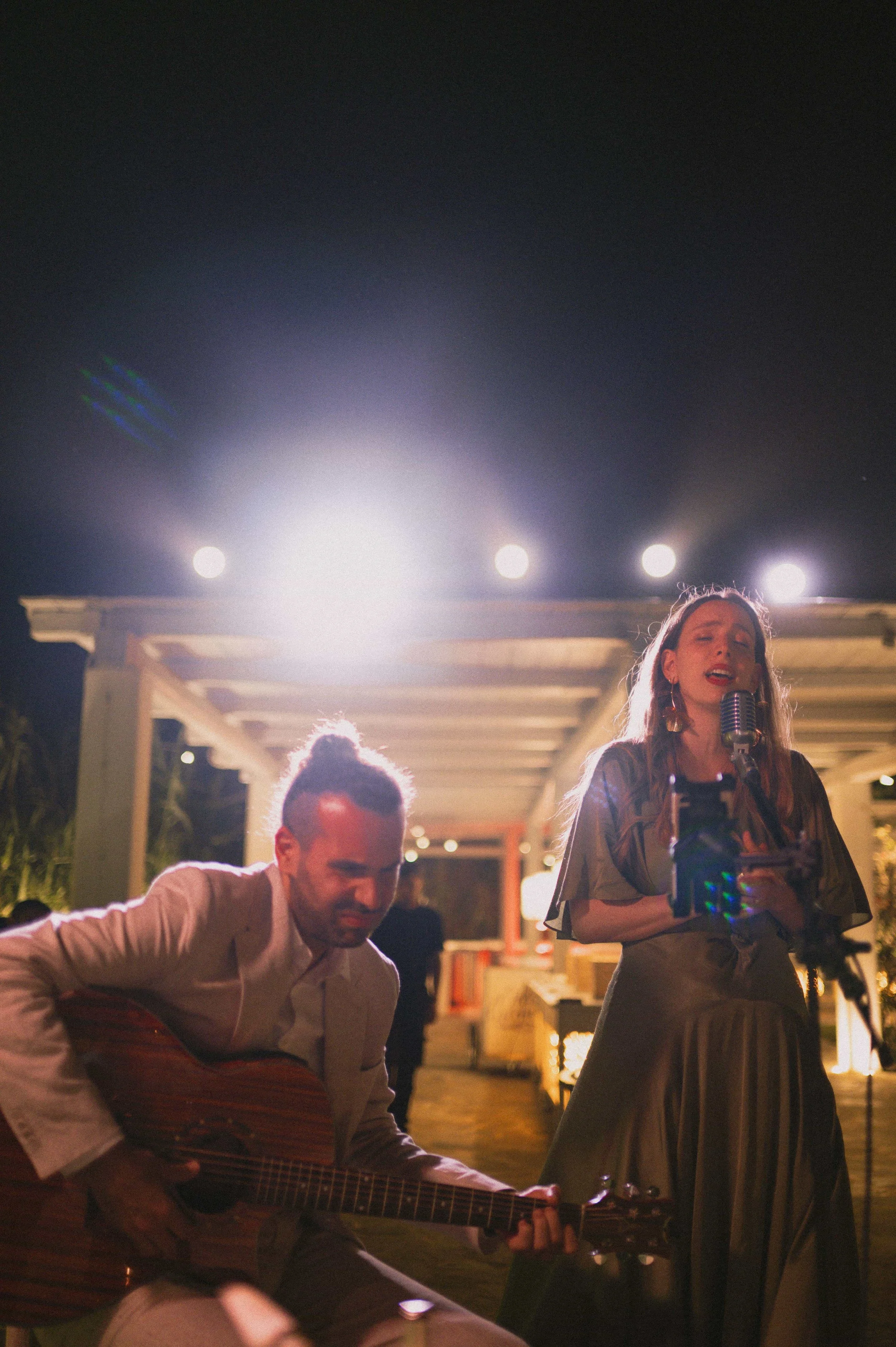 bride siblings singing 