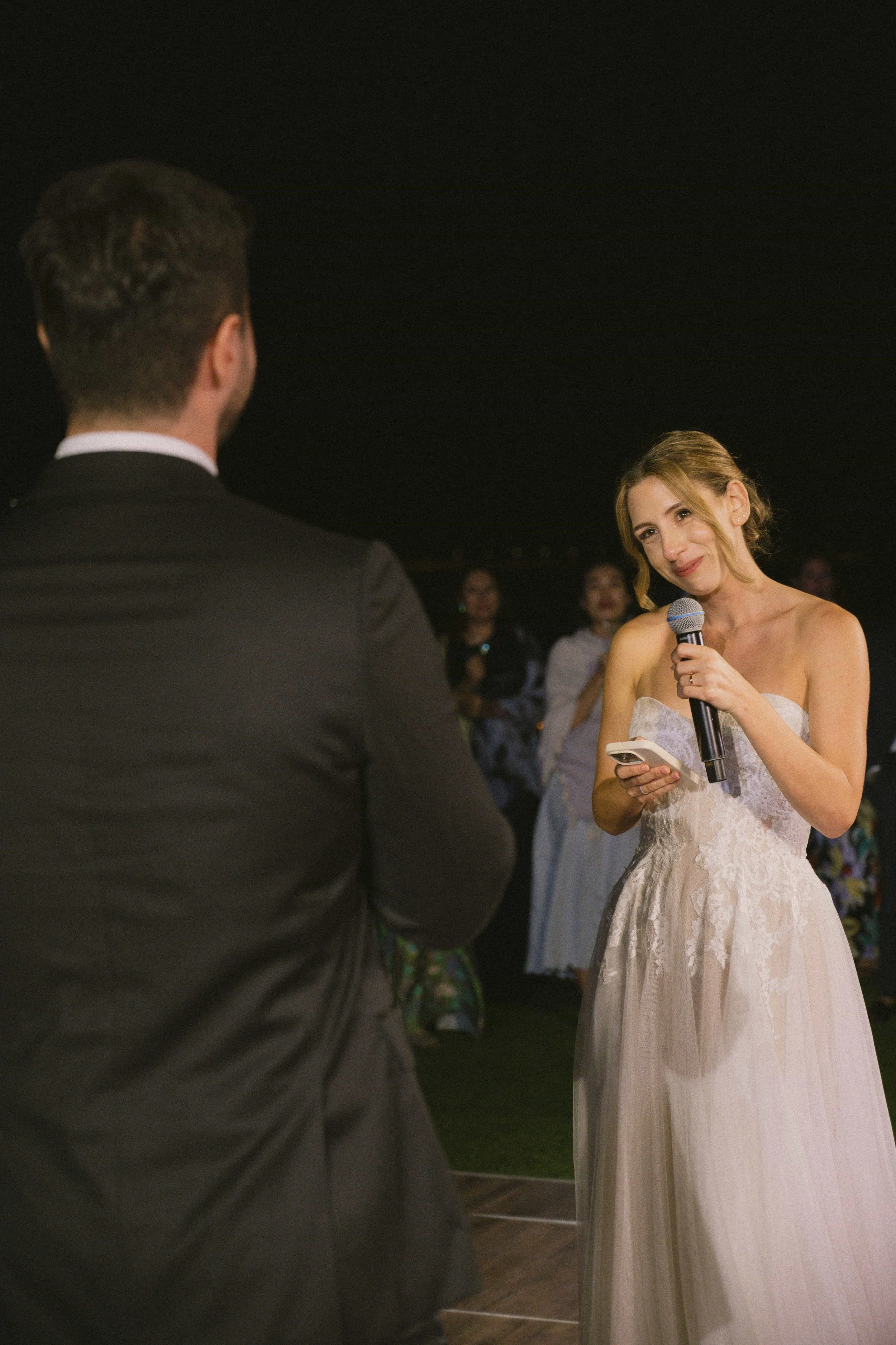 bride saying vows 