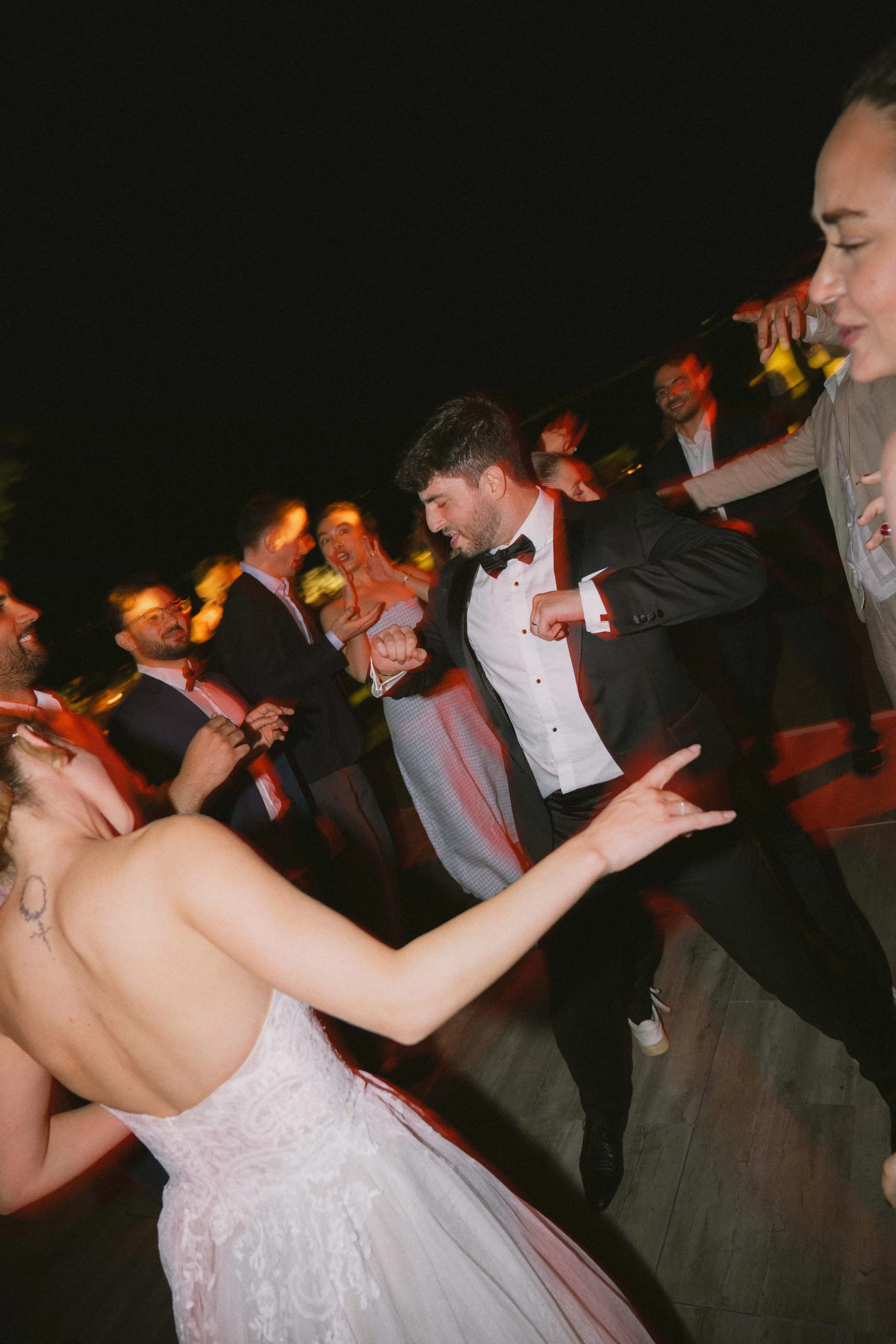 bride and groom dancing 