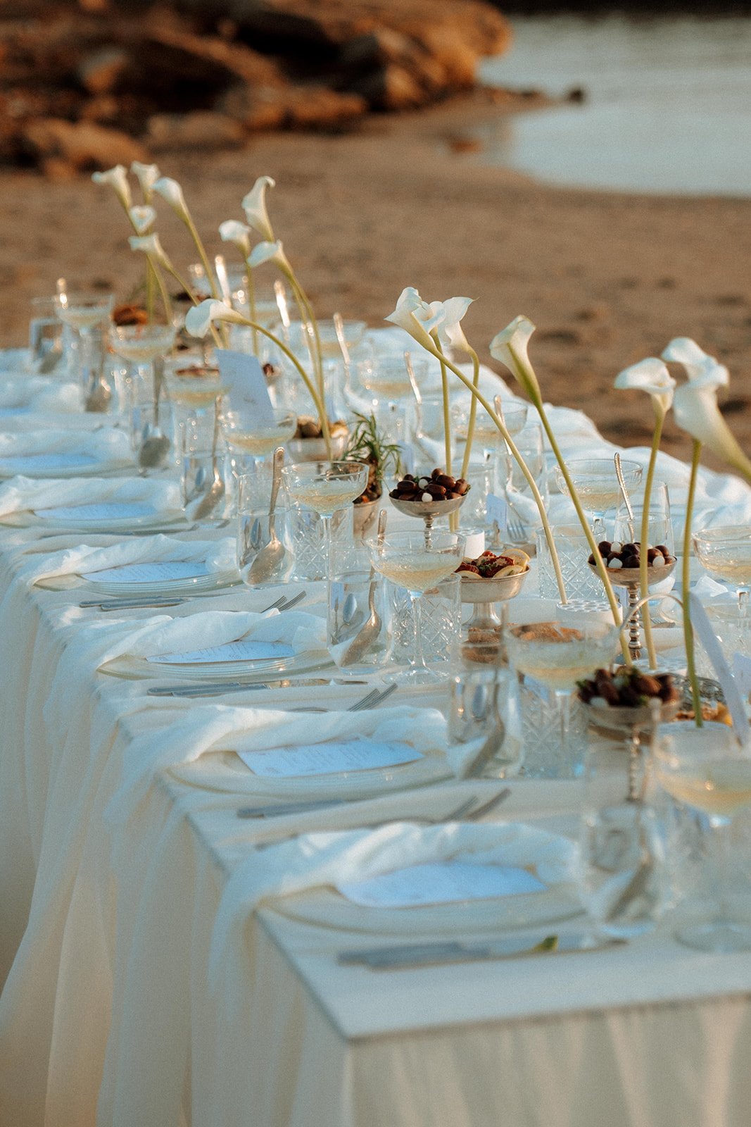 elegant and mediterranean wedding table setup