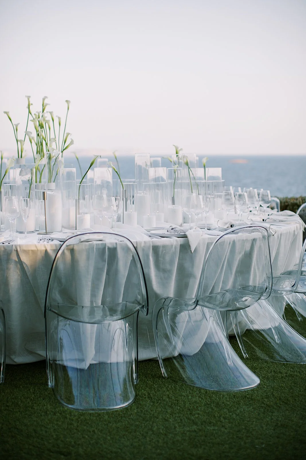 contemporary wedding table decor 